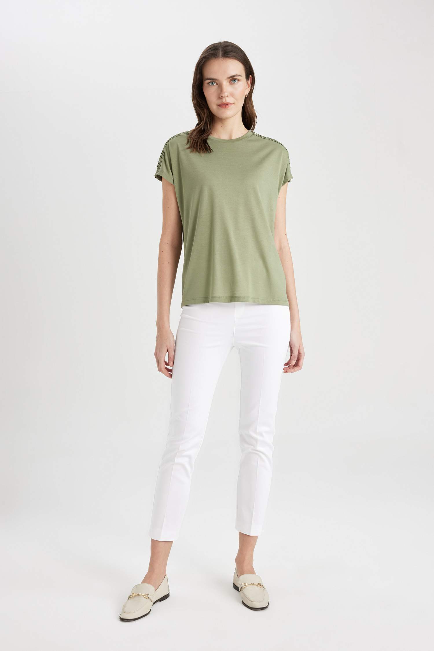 T-Shirt à Col rond et Manches Courtes