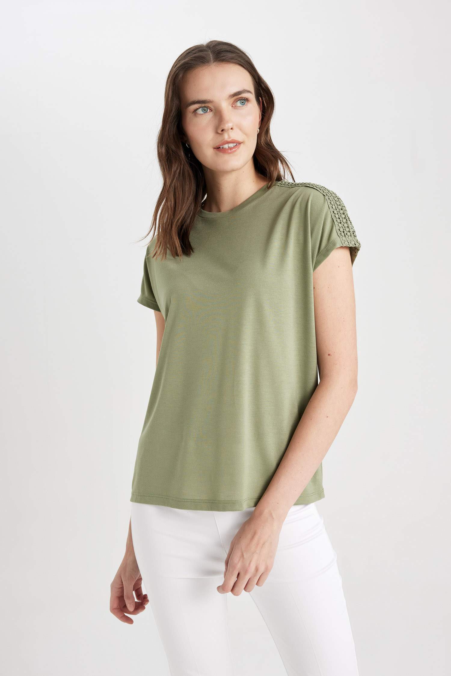 T-Shirt à Col rond et Manches Courtes