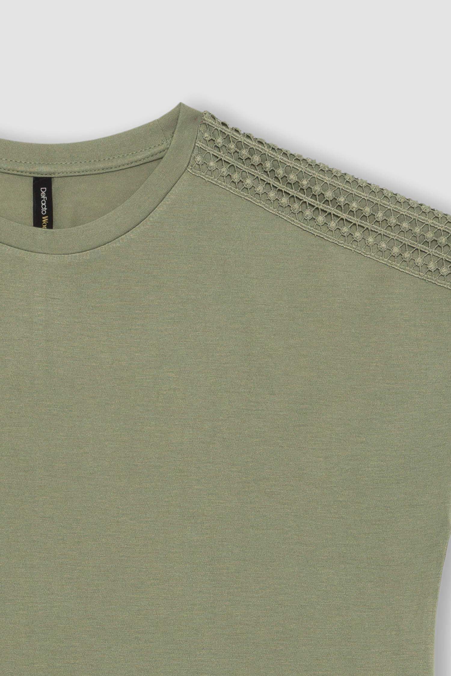 T-Shirt à Col rond et Manches Courtes