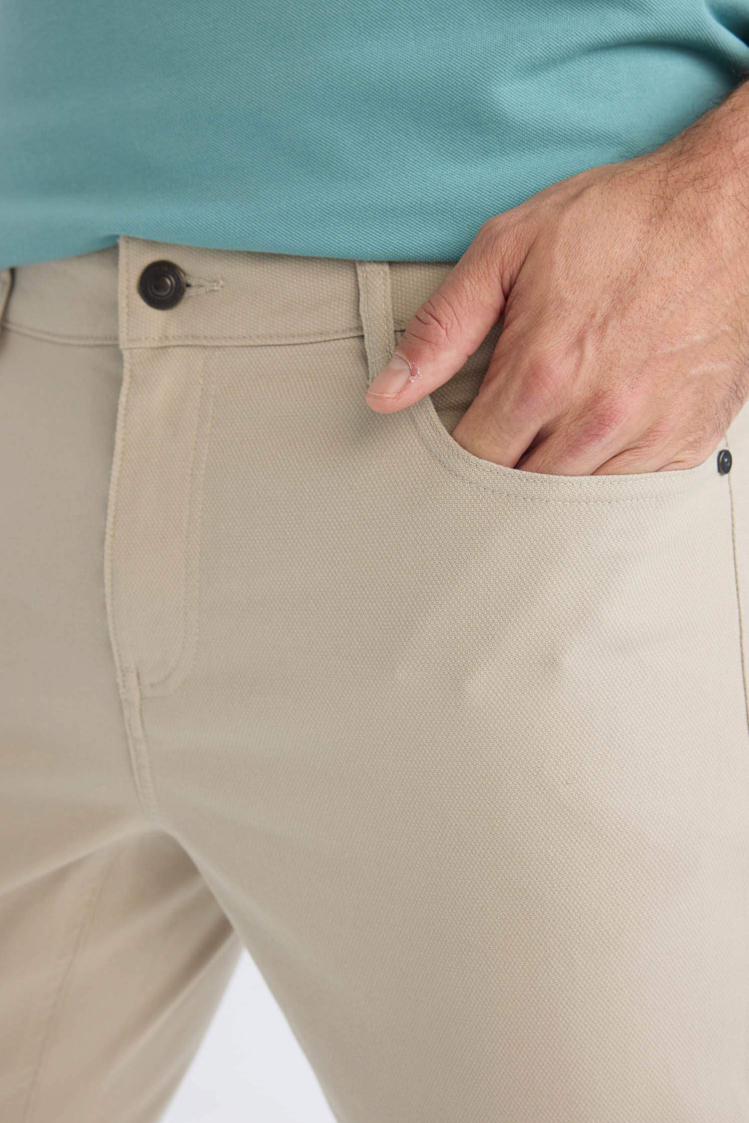 بنطرون سليم فيت بساق ضيق