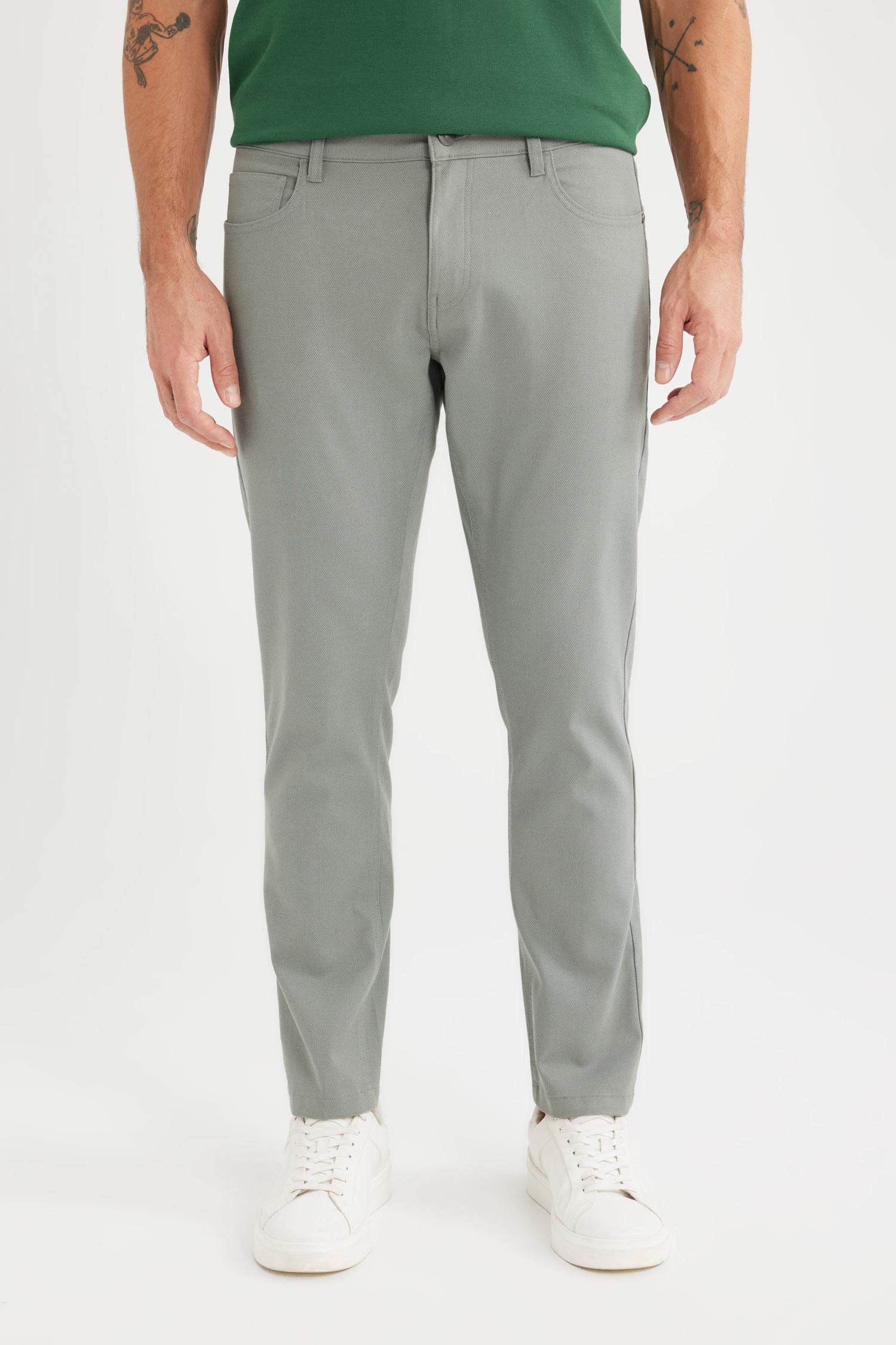 Брюки-чиносы приталенного кроя с узкими штанинами