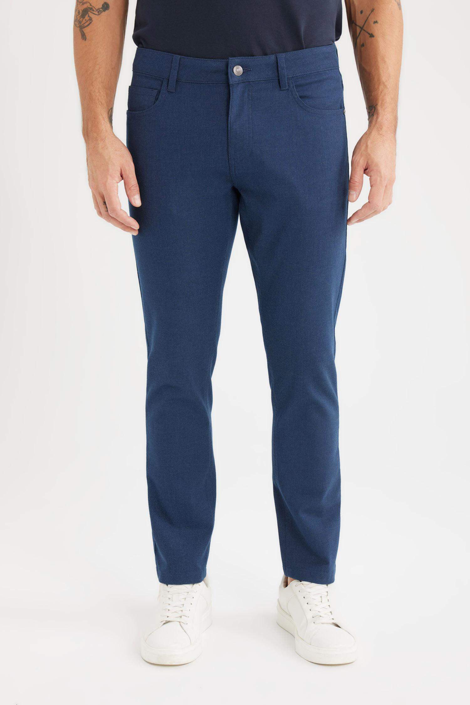 Брюки-чиносы приталенного кроя с узкими штанинами