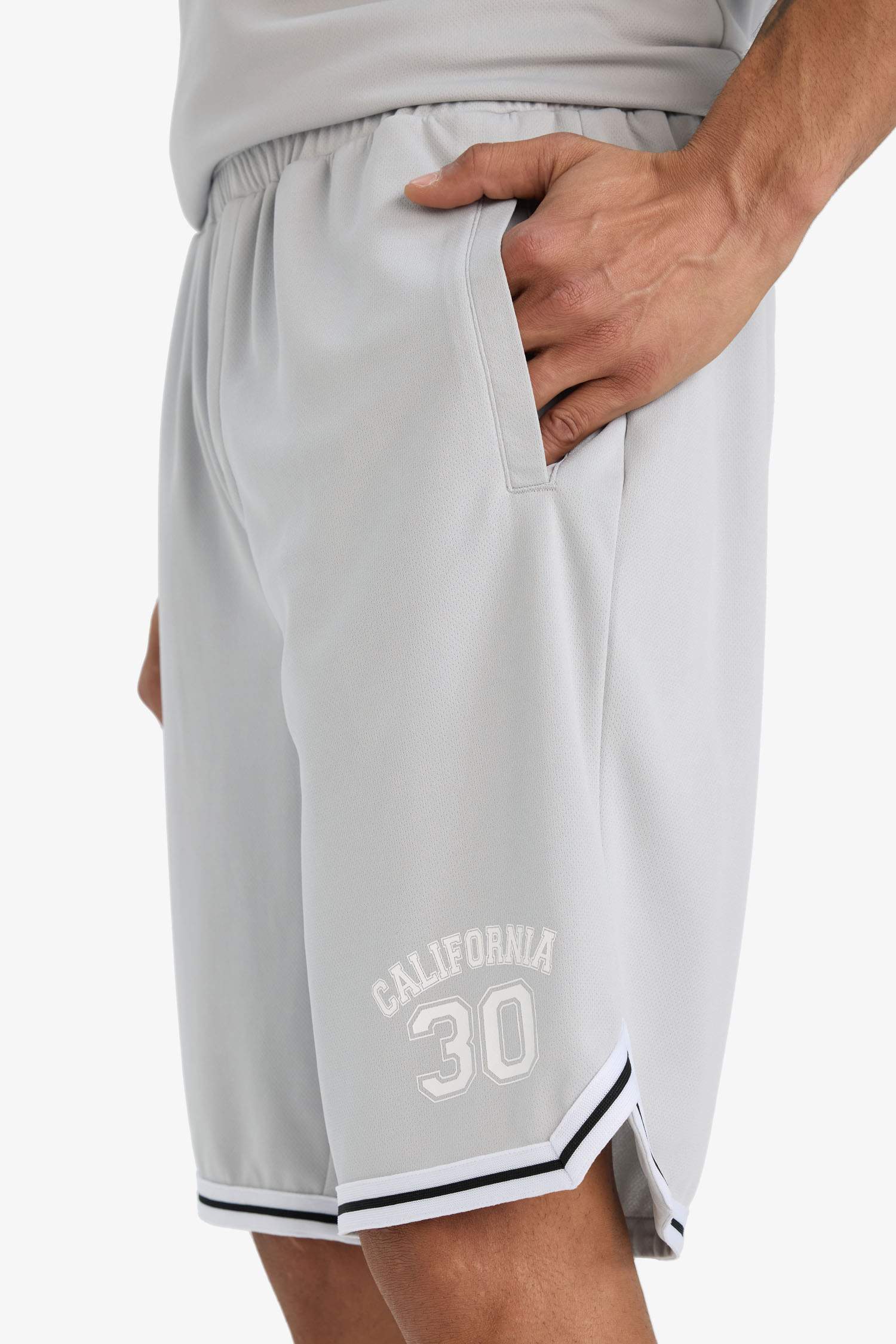 DeFactoFit Hızlı Kuruyan Standart Fit Sporcu Kısa Paça Şort