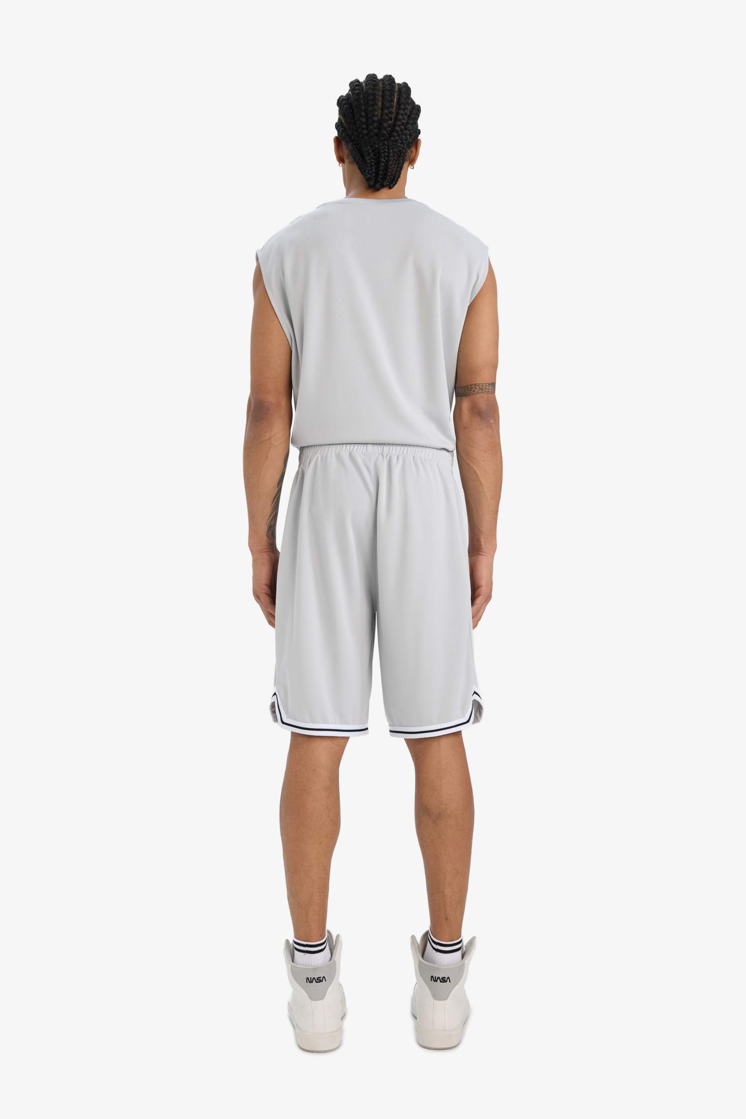 DeFactoFit Hızlı Kuruyan Standart Fit Sporcu Kısa Paça Şort