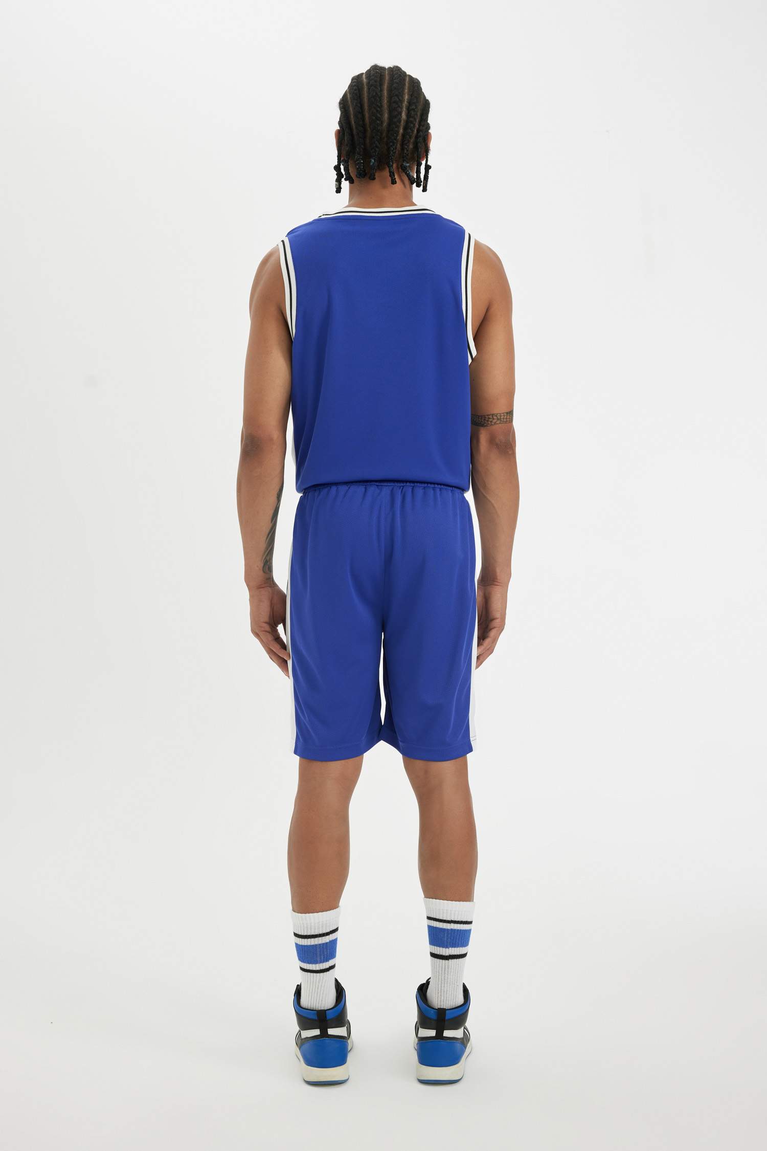 شورت قصير رياضي قصة عادية من DeFactoFit