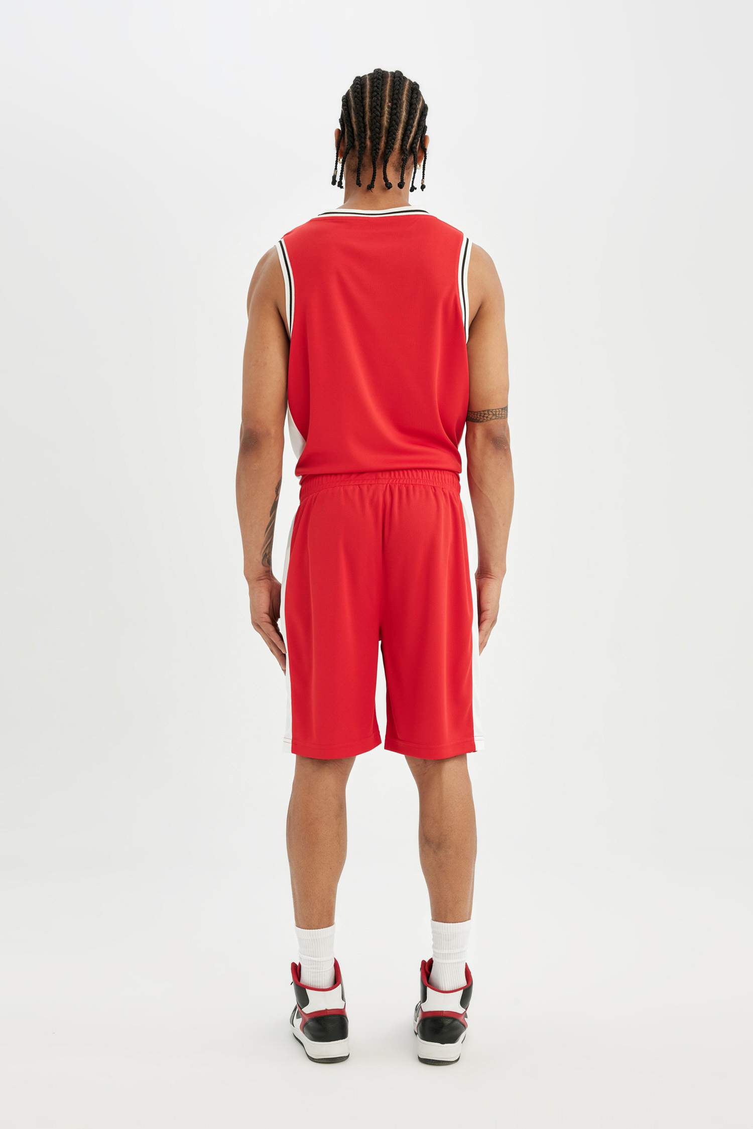 شورت رياضي قصير أحمر قصة عادية من DeFactoFit