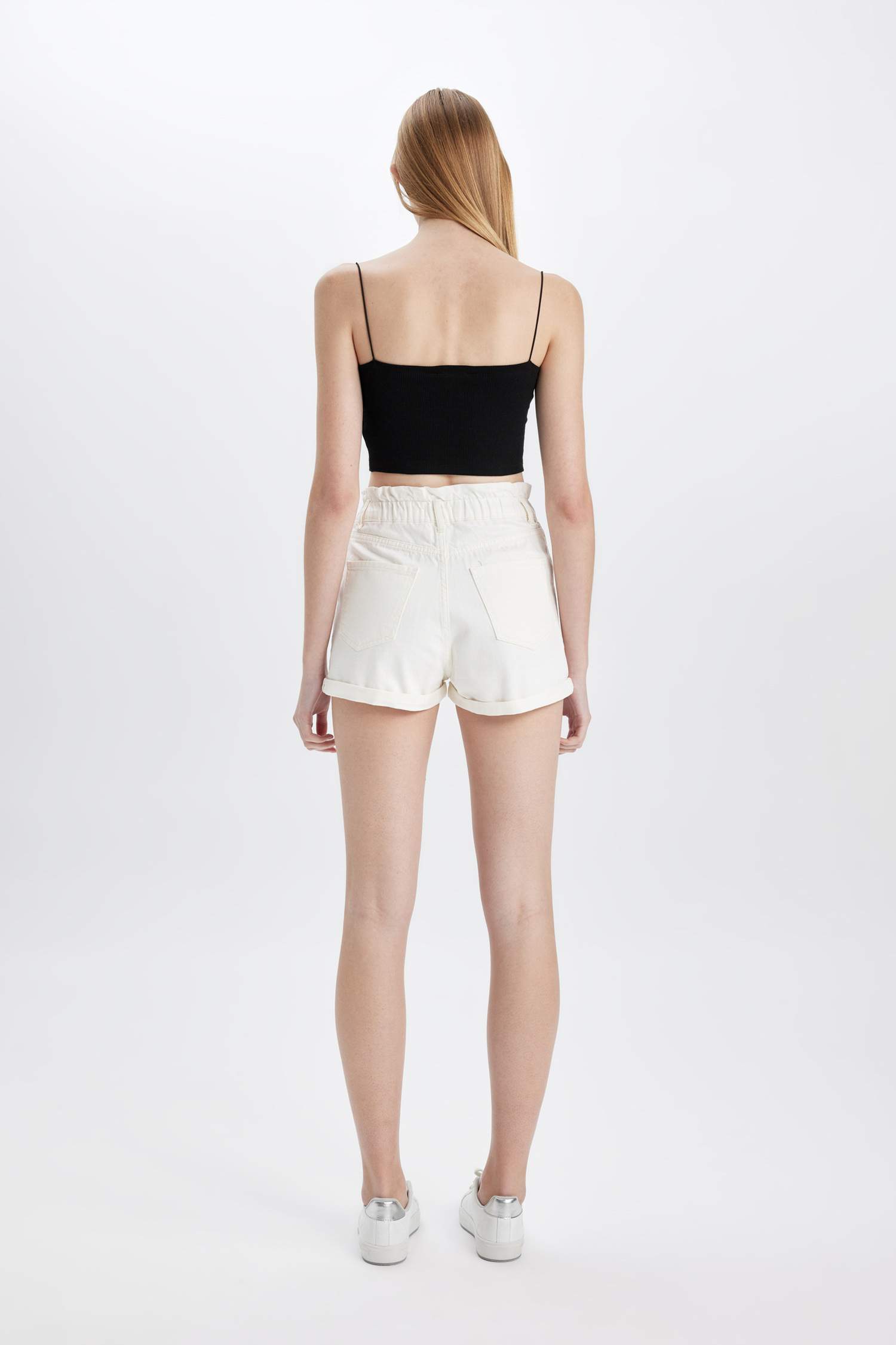 شورت جينز بيبرباج بخصر عالي