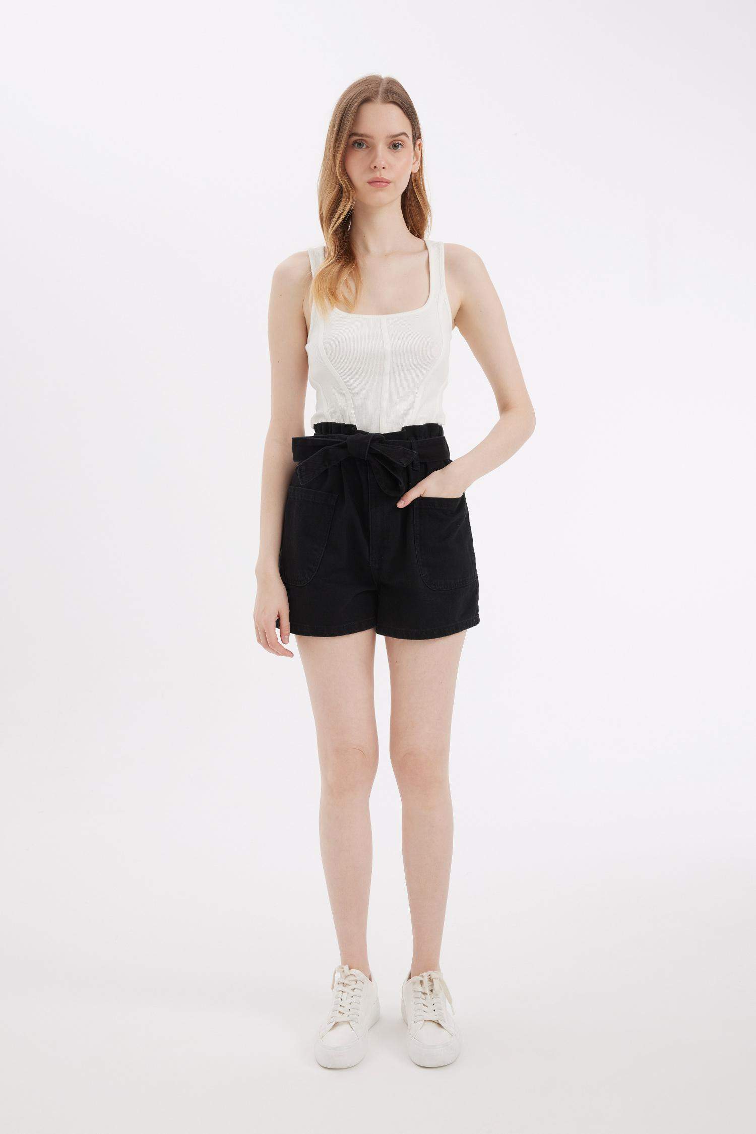 Short Jean Paperbag à Taille Haute