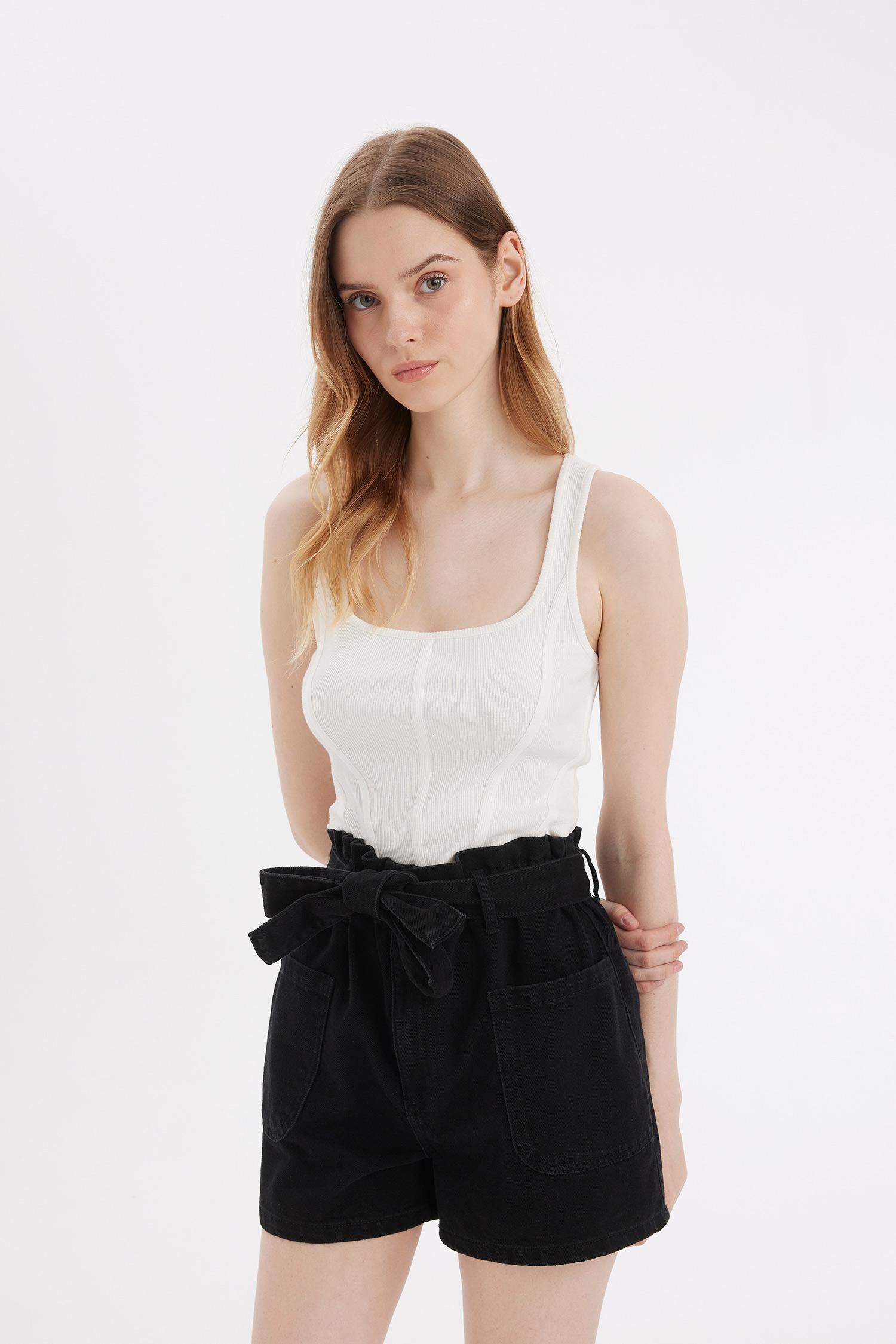 Short Jean Paperbag à Taille Haute