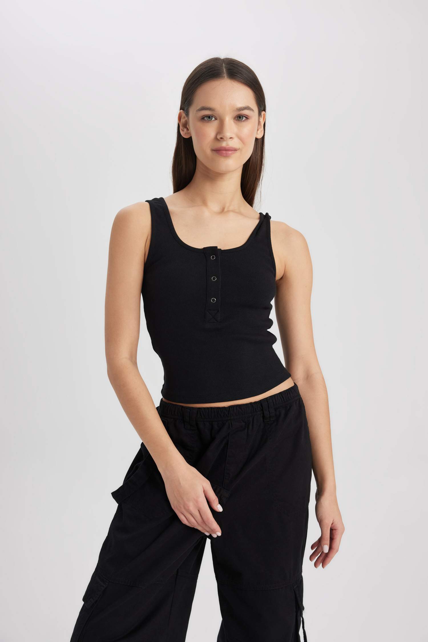 كروب توب سليم فيت برقبة U