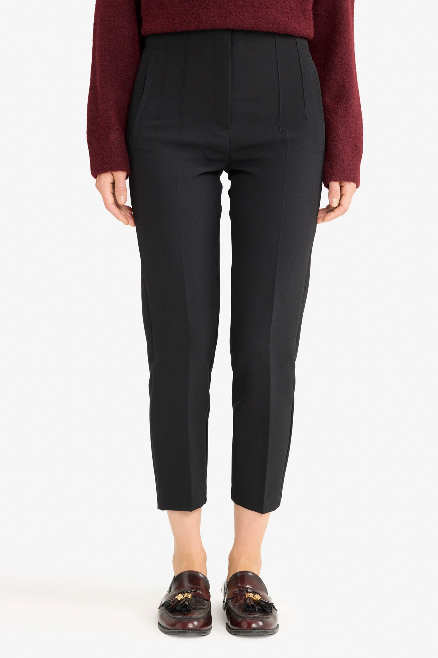 Pantalon court à coupe Carotte à jambes étroites