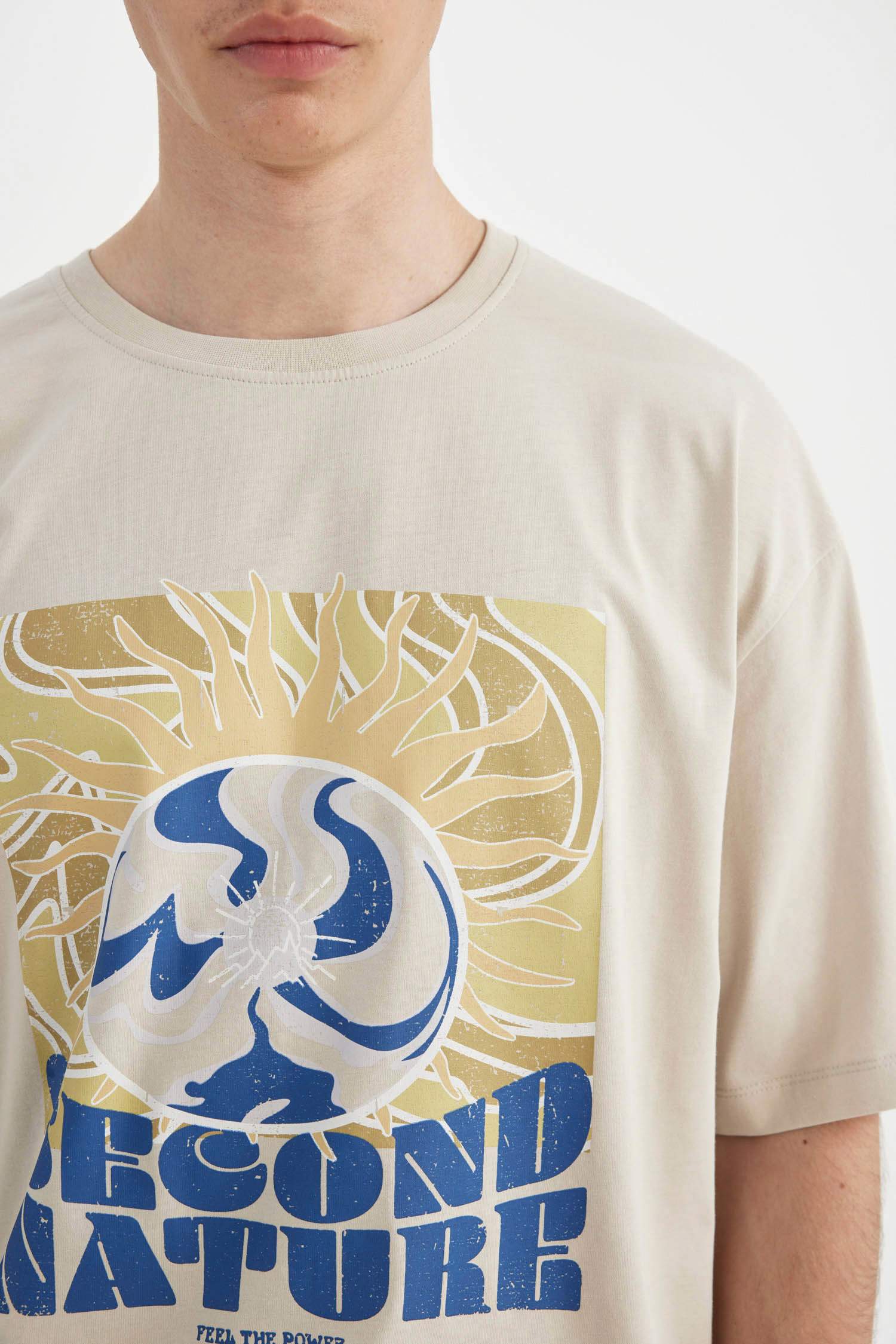 Comfort Fit Crew Neck Printed Short Sleeve T-Shirt