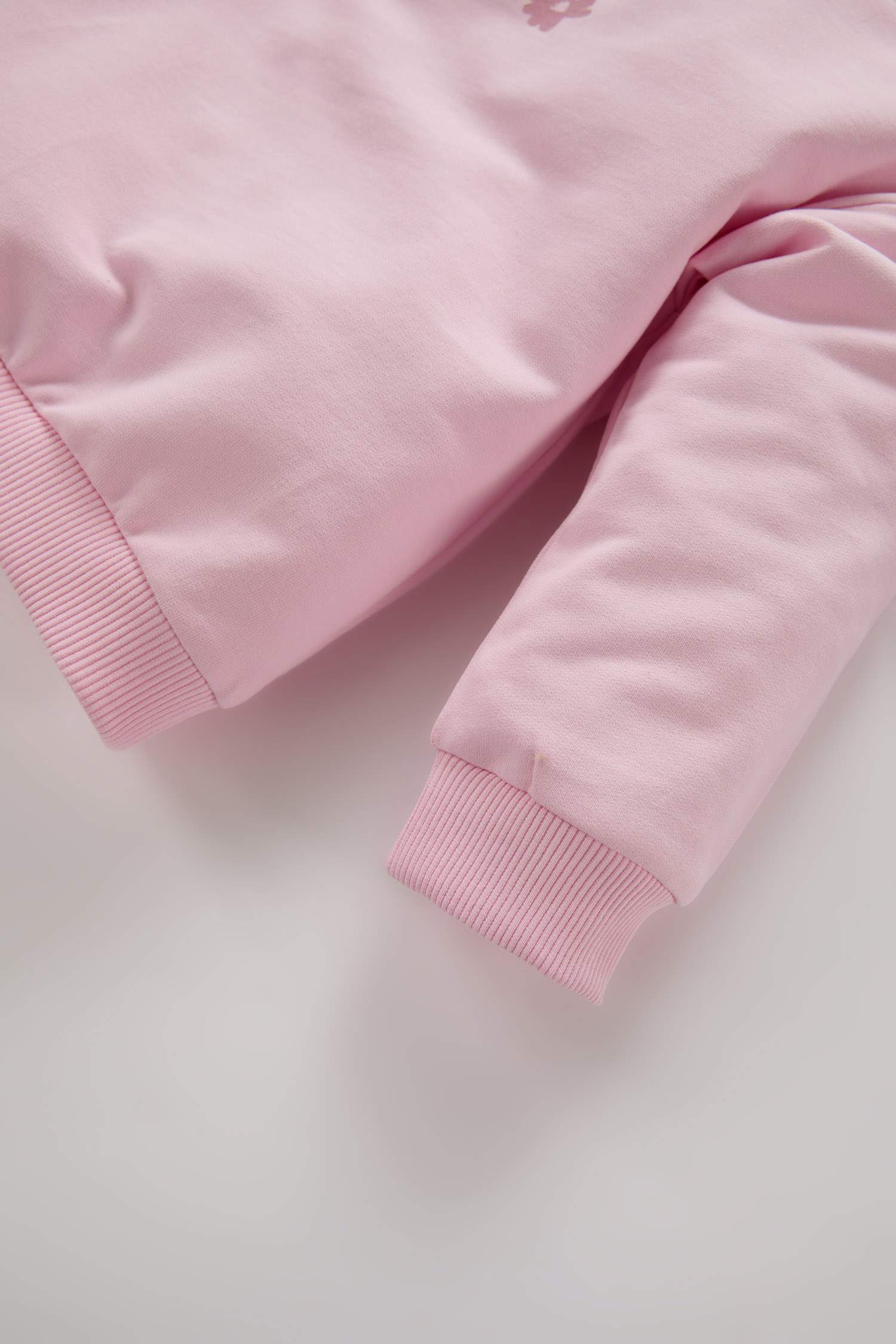 طقم سويت شيرت بناتي مطبوع برقبة مستديرة و سروال رياضي