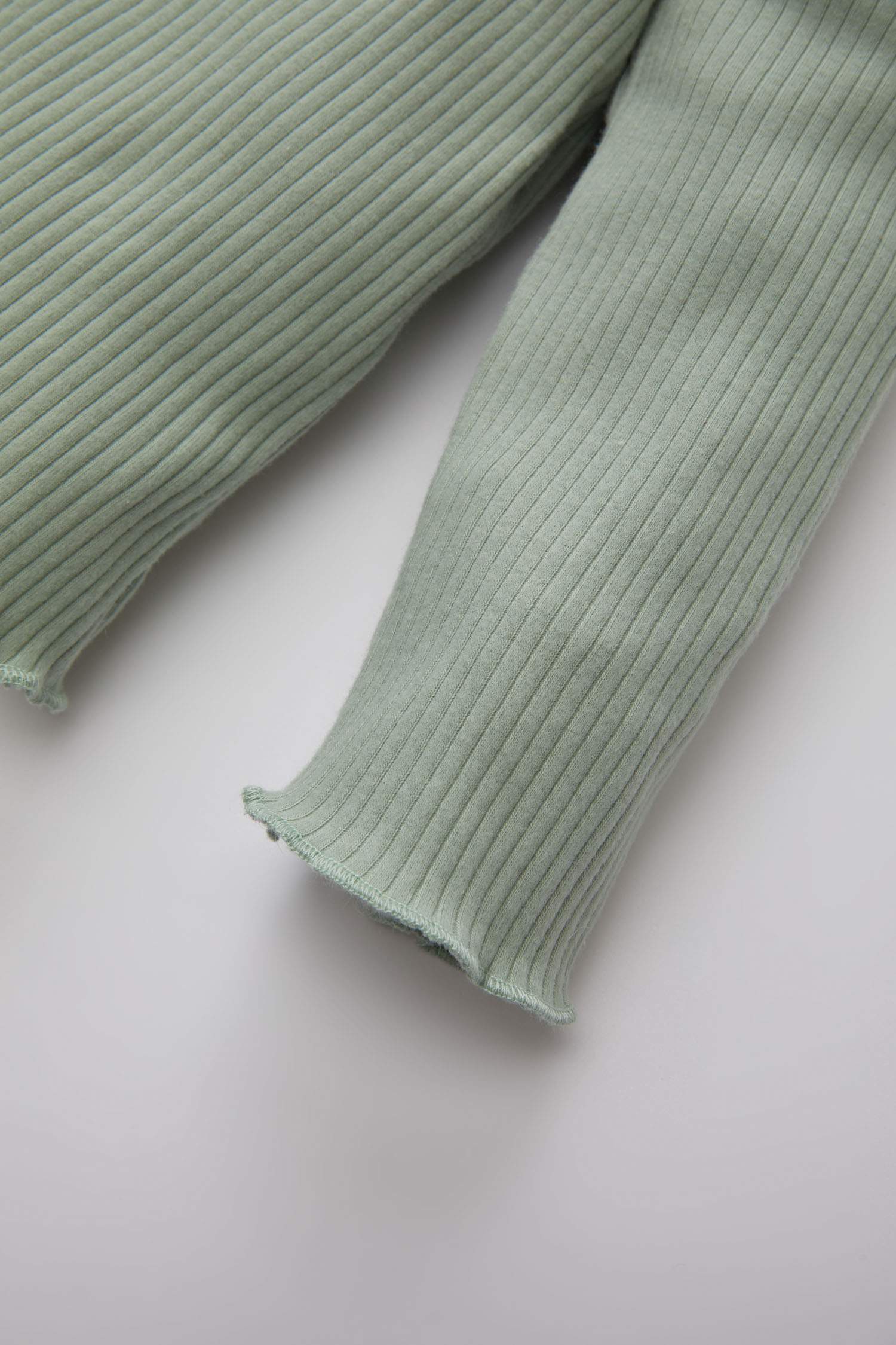 طقم بناتي بنقشة الزهور مضلع - قطعتين