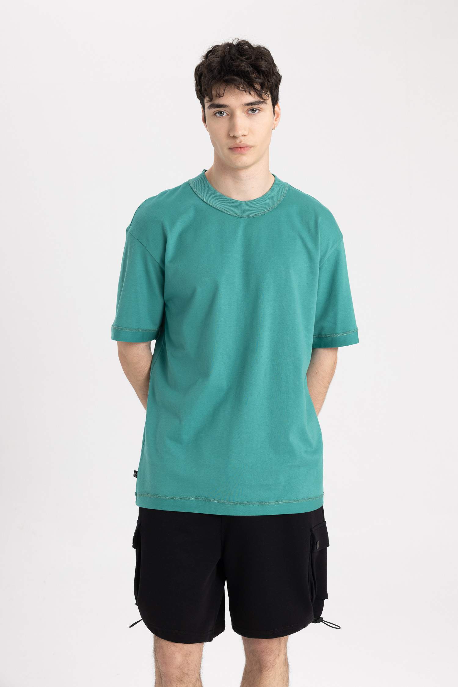 تي شيرت أوفر سايز بياقة مستديرة