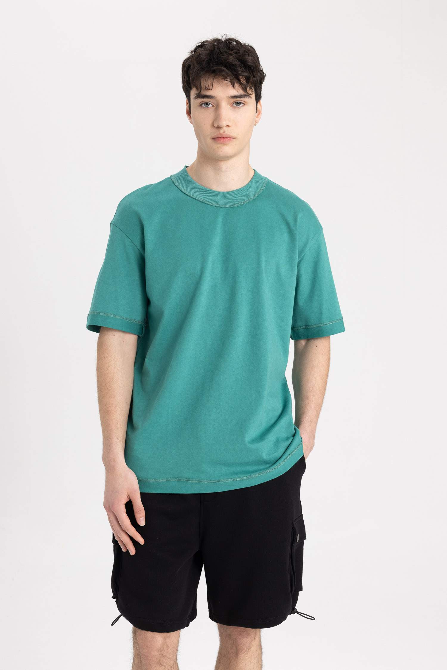 تي شيرت أوفر سايز بياقة مستديرة