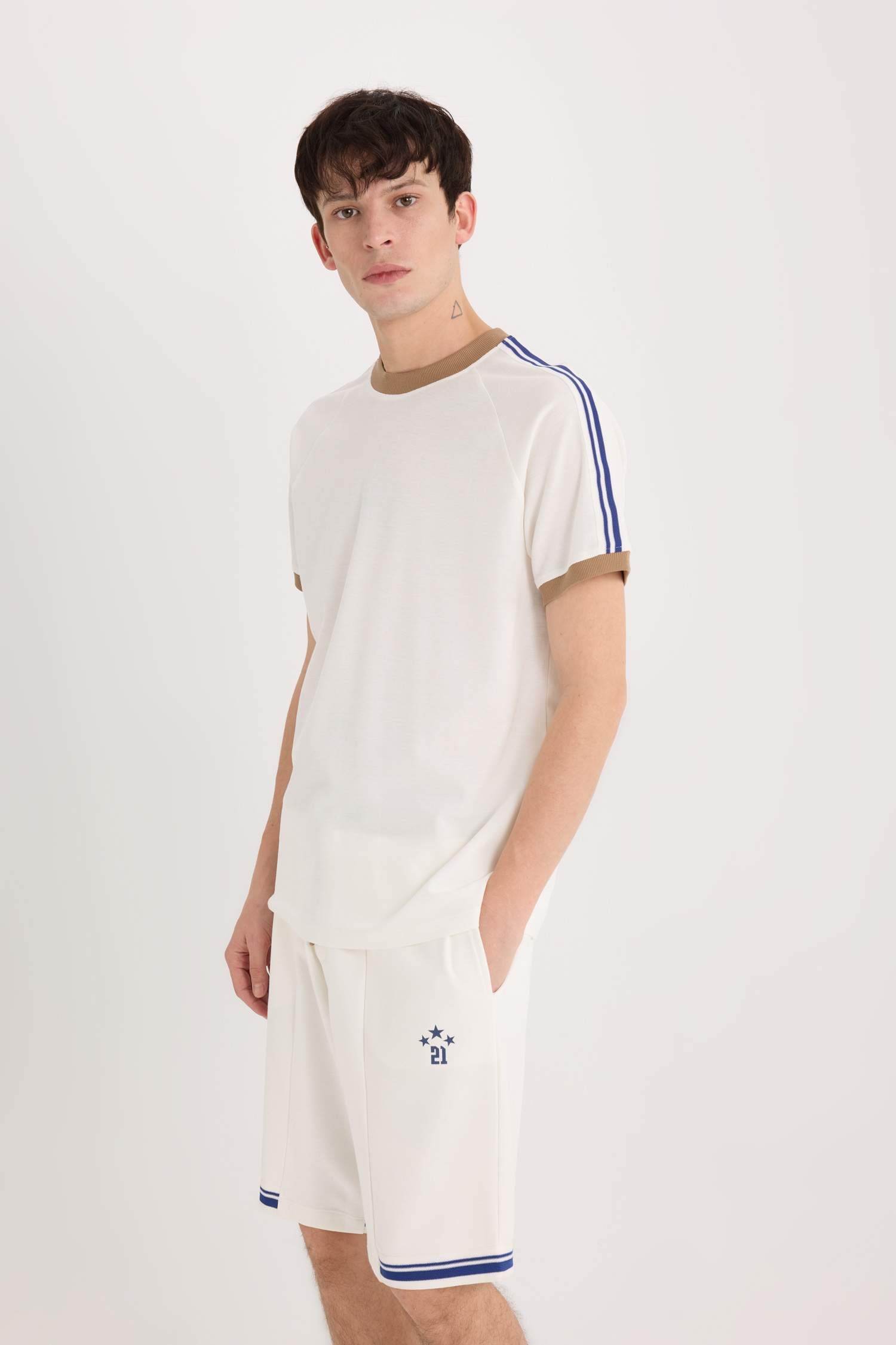 %100 Pamuk Regular Fit Bisiklet Yaka Kısa Kollu Pike Tişört