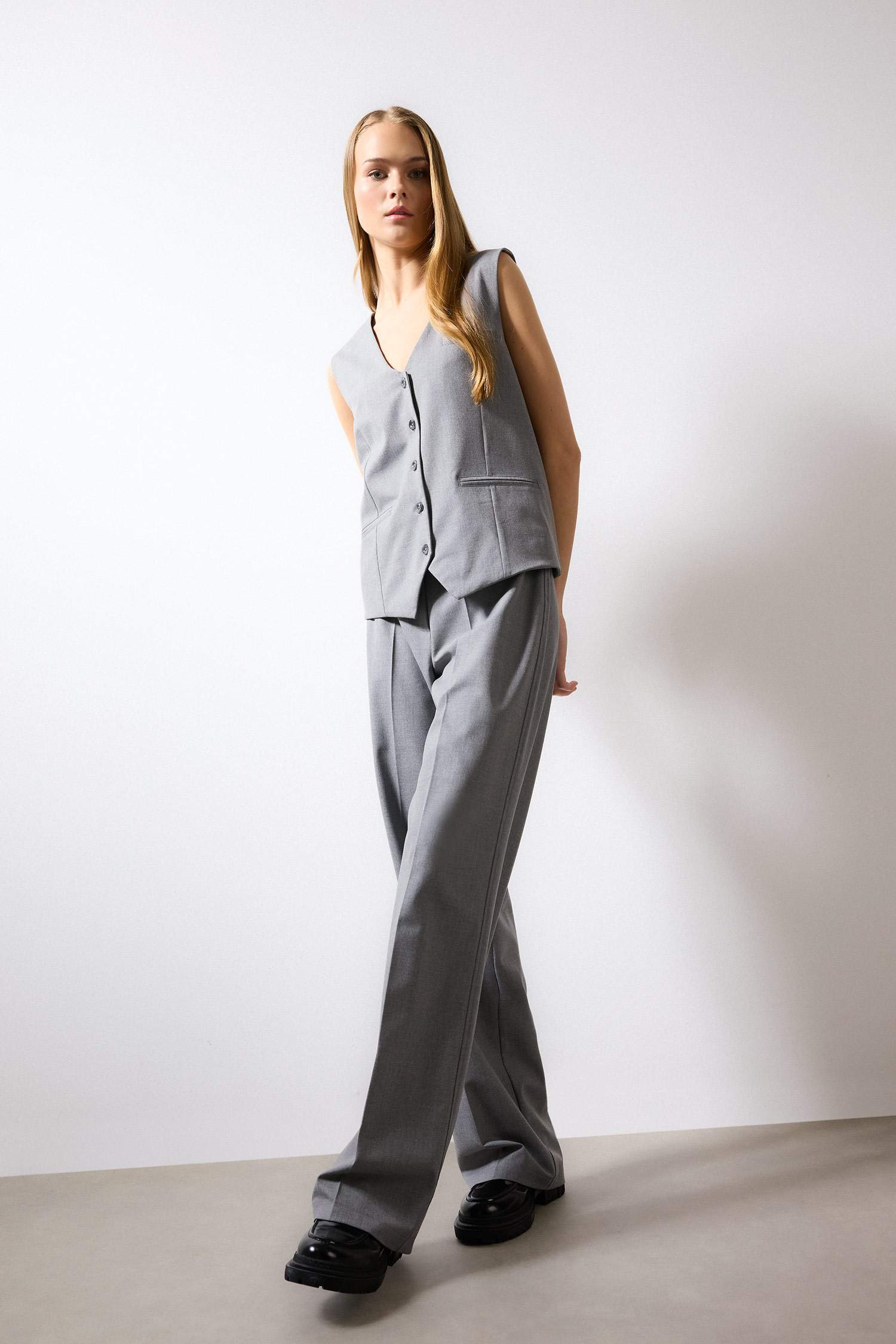 ұзын пішім v жаға Жилет