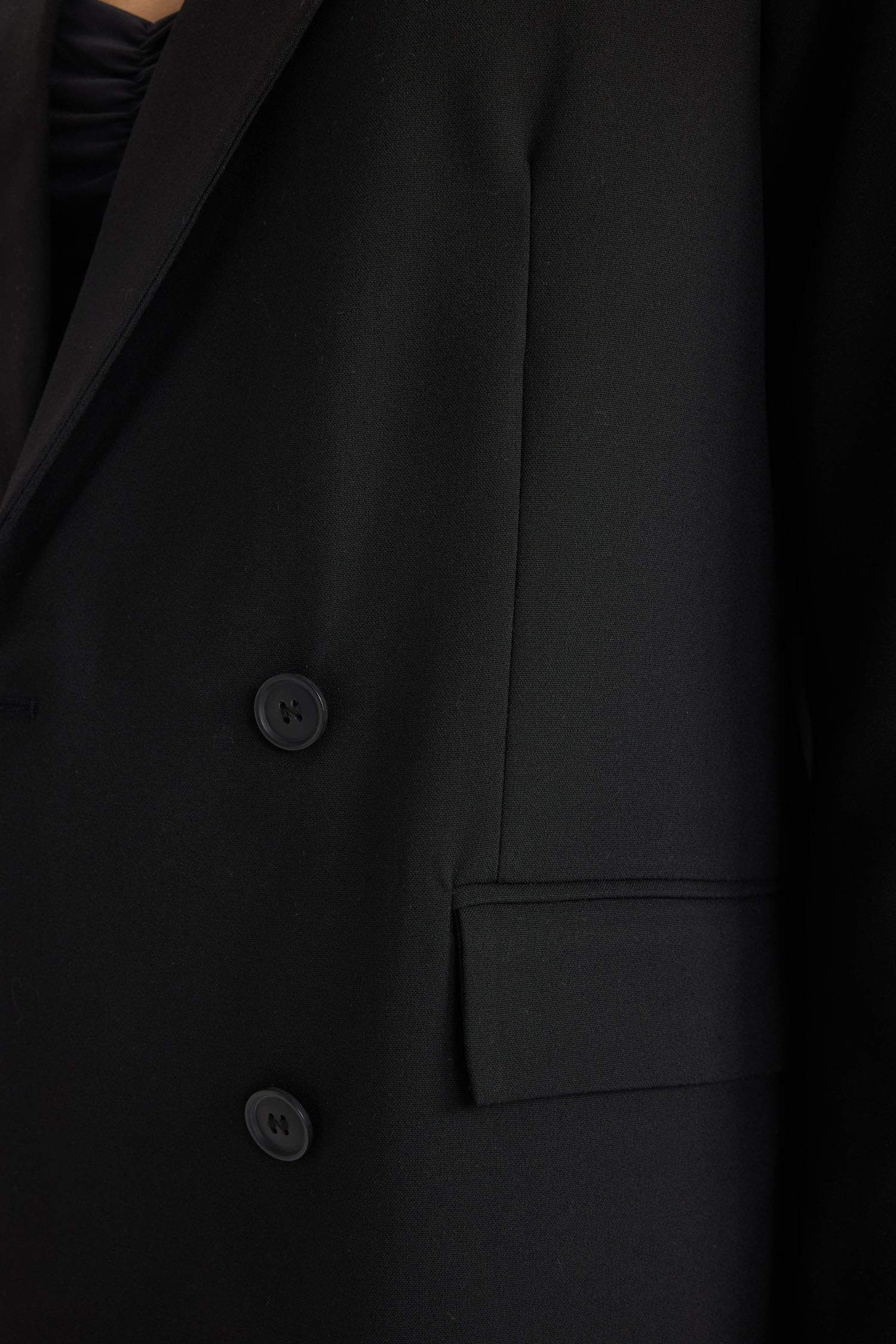 جاكيت بليزر واسع برقبة بليزر تفتا