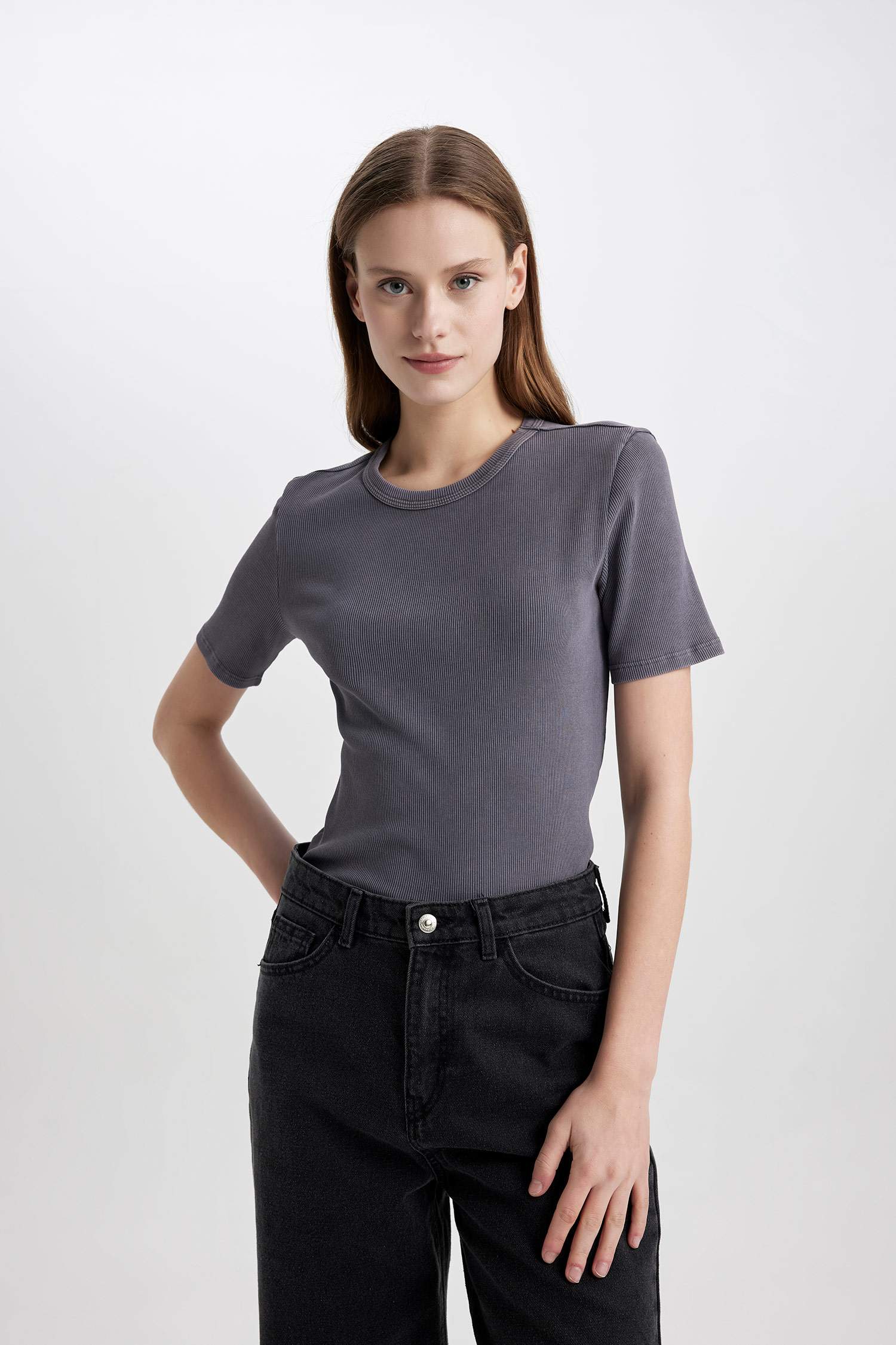 T-Shirt Slim Col Rond à Manches Courtes et Effet Délavé