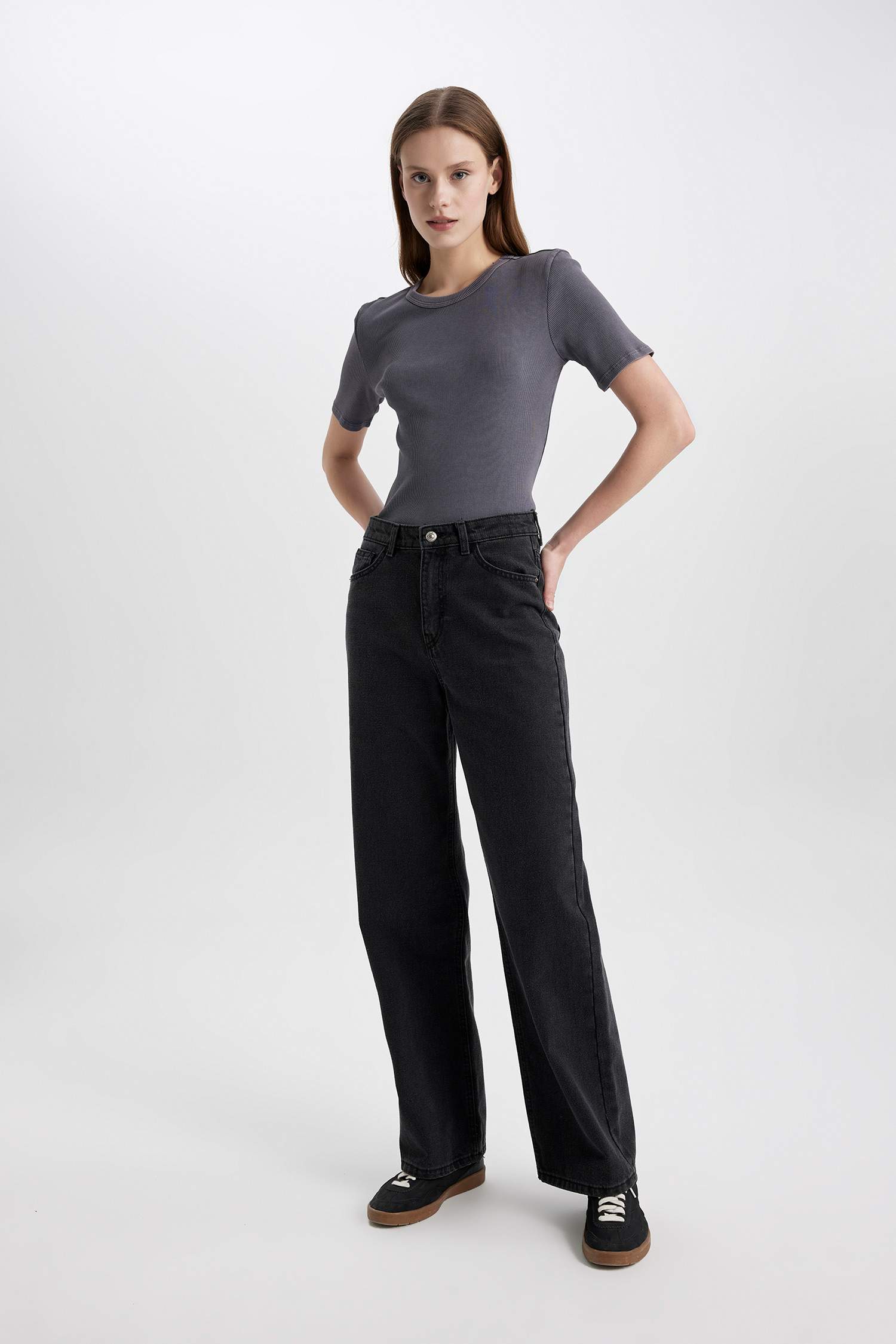 T-Shirt Slim Col Rond à Manches Courtes et Effet Délavé