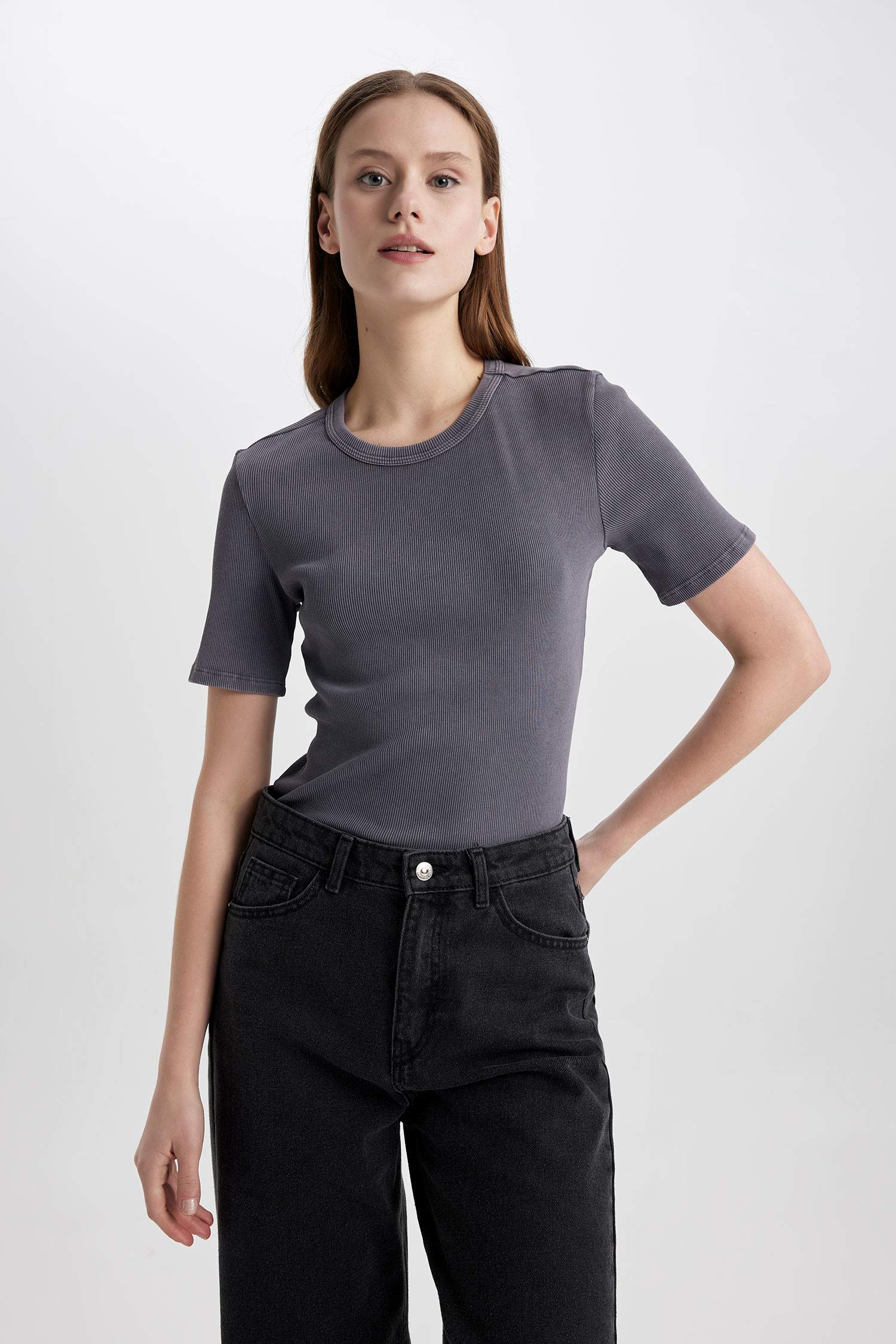 T-Shirt Slim Col Rond à Manches Courtes et Effet Délavé