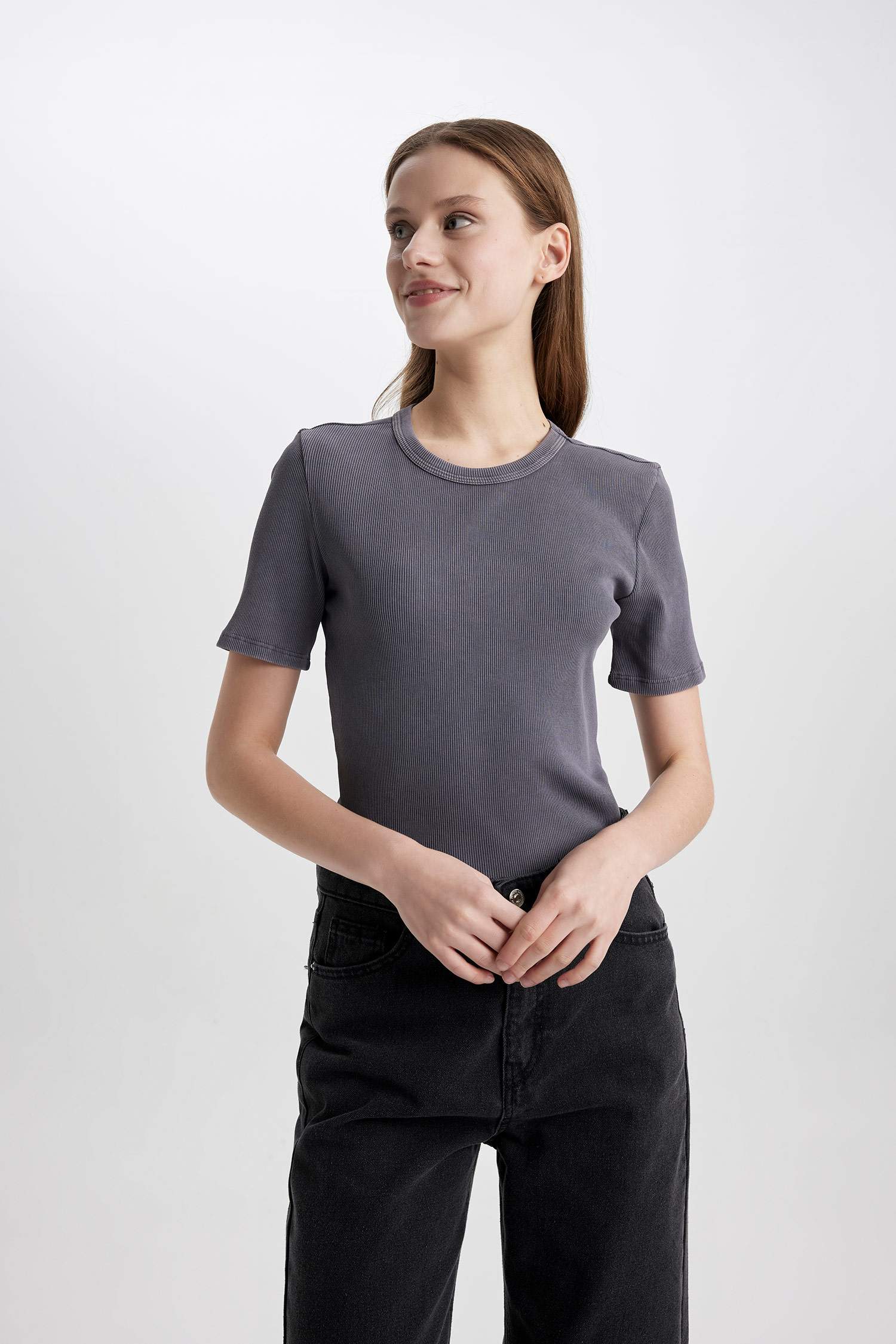 T-Shirt Slim Col Rond à Manches Courtes et Effet Délavé