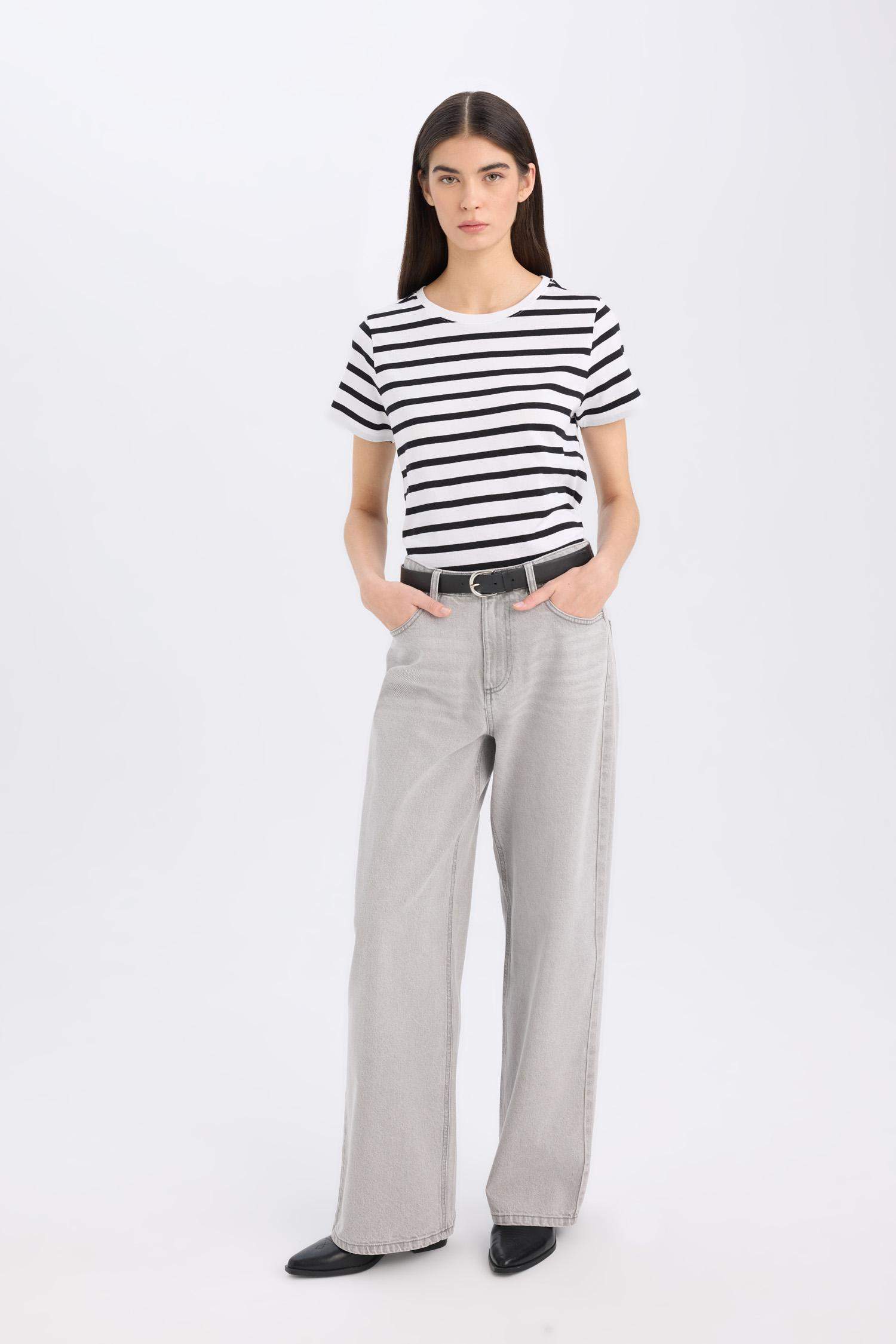 T-shirt rayé à col rond et manches courtes Coupe régulière
