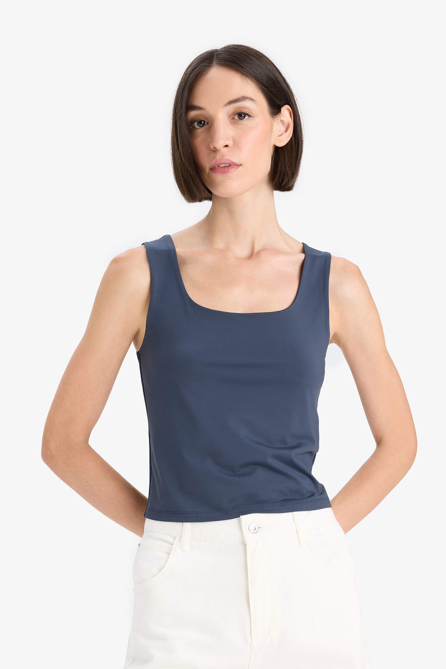 Slim Fit Dar Kesim Basic Düz Kare Yaka Atlet