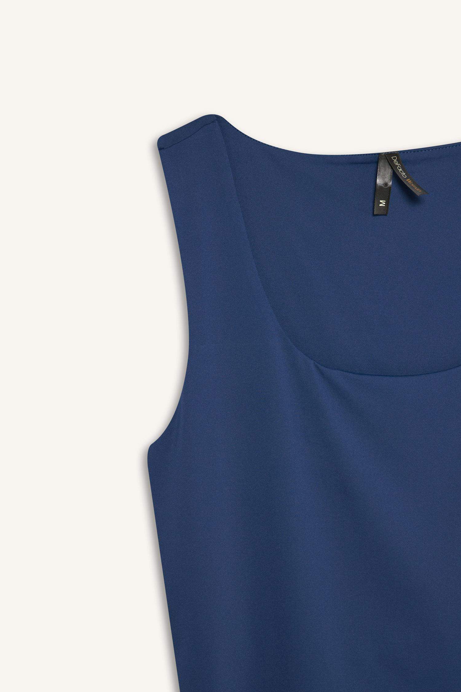 Slim Fit Dar Kesim Basic Düz Kare Yaka Atlet