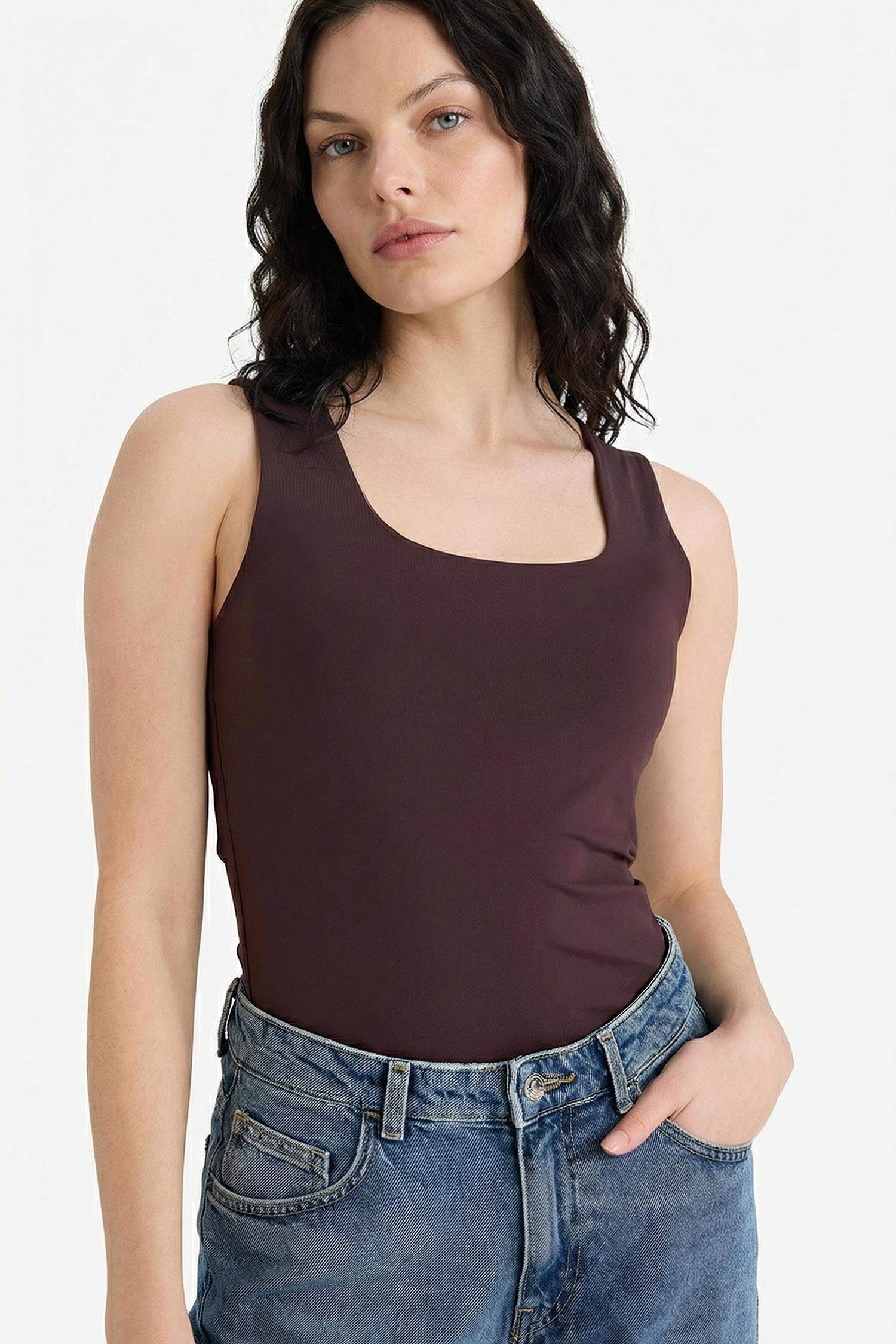 Slım Fıt Basıc Kare Yaka Atlet