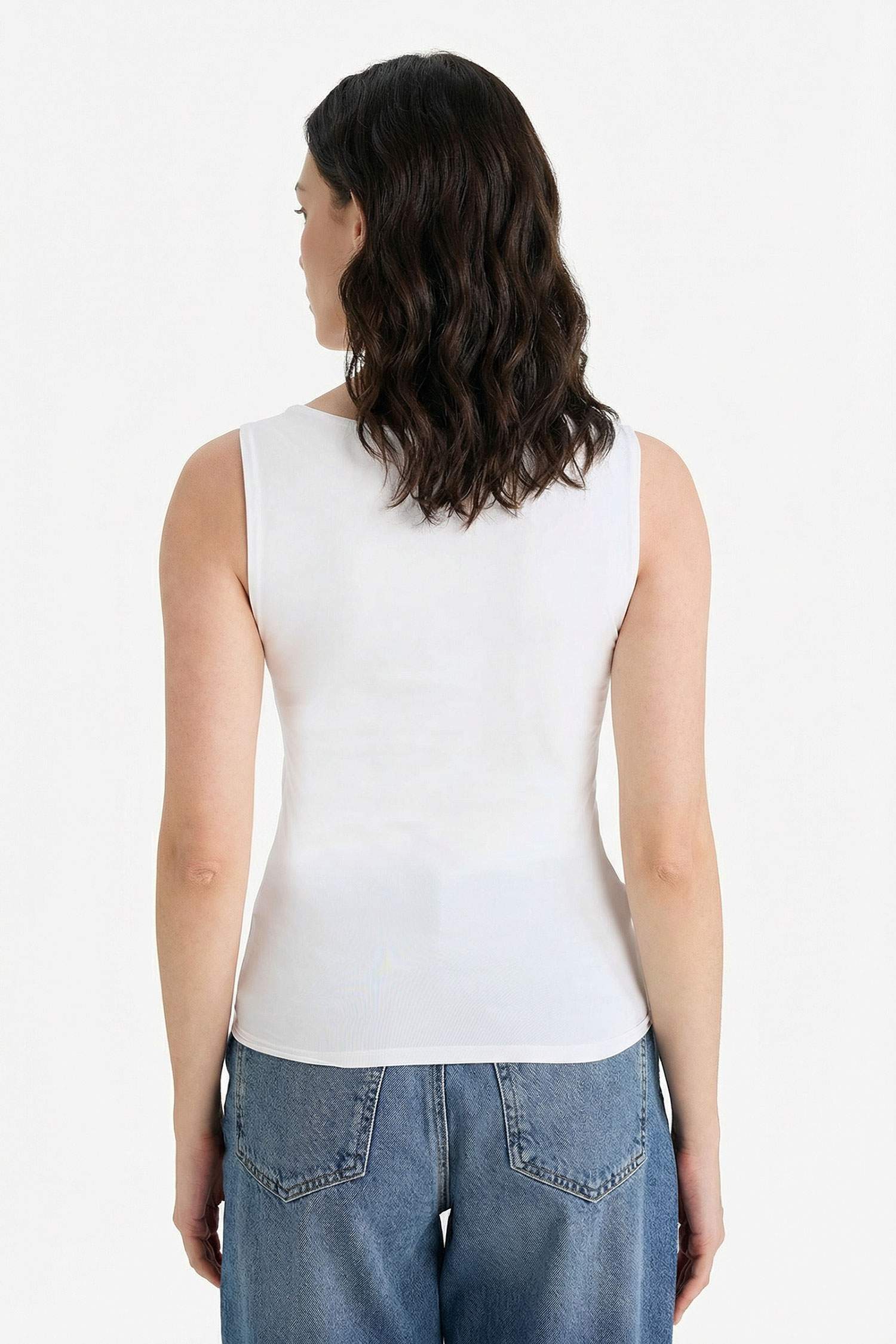 فانيلة سليم فيت بياخة مربعة بدون كم بيزك