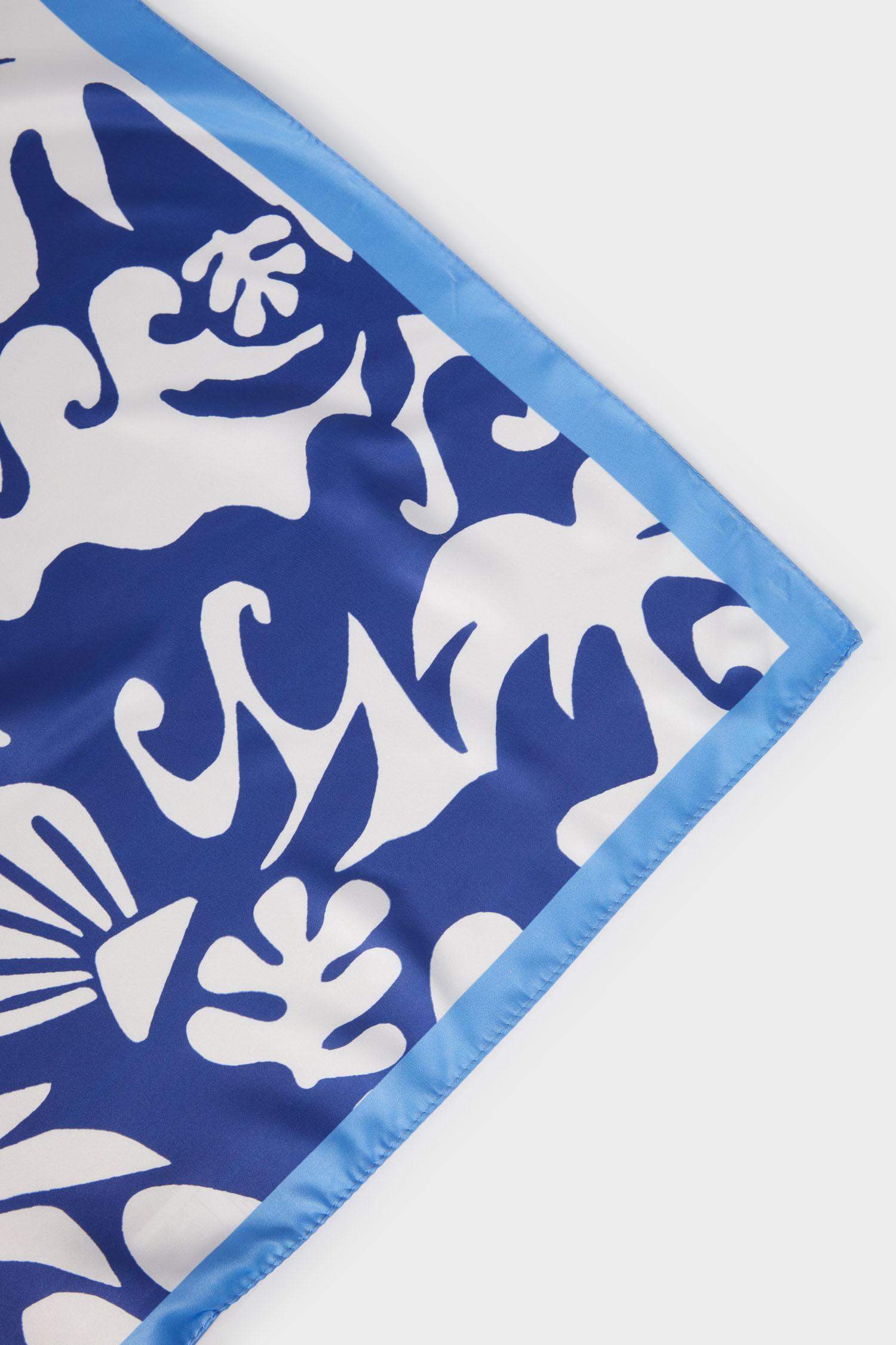 Woman Printed Bandana