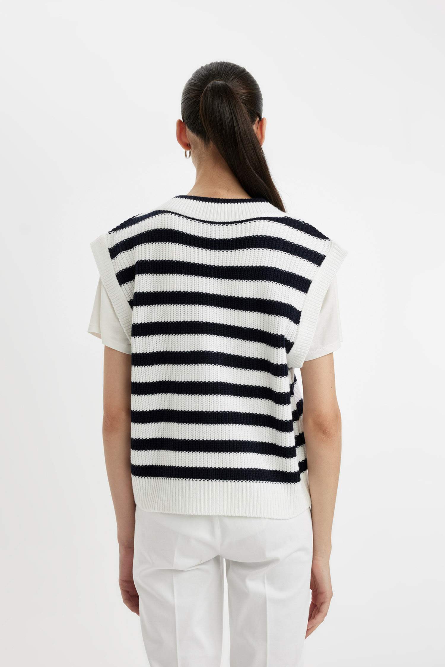 Regular Fit Çizgili V Yaka Selanik Kumaş Triko Süveter