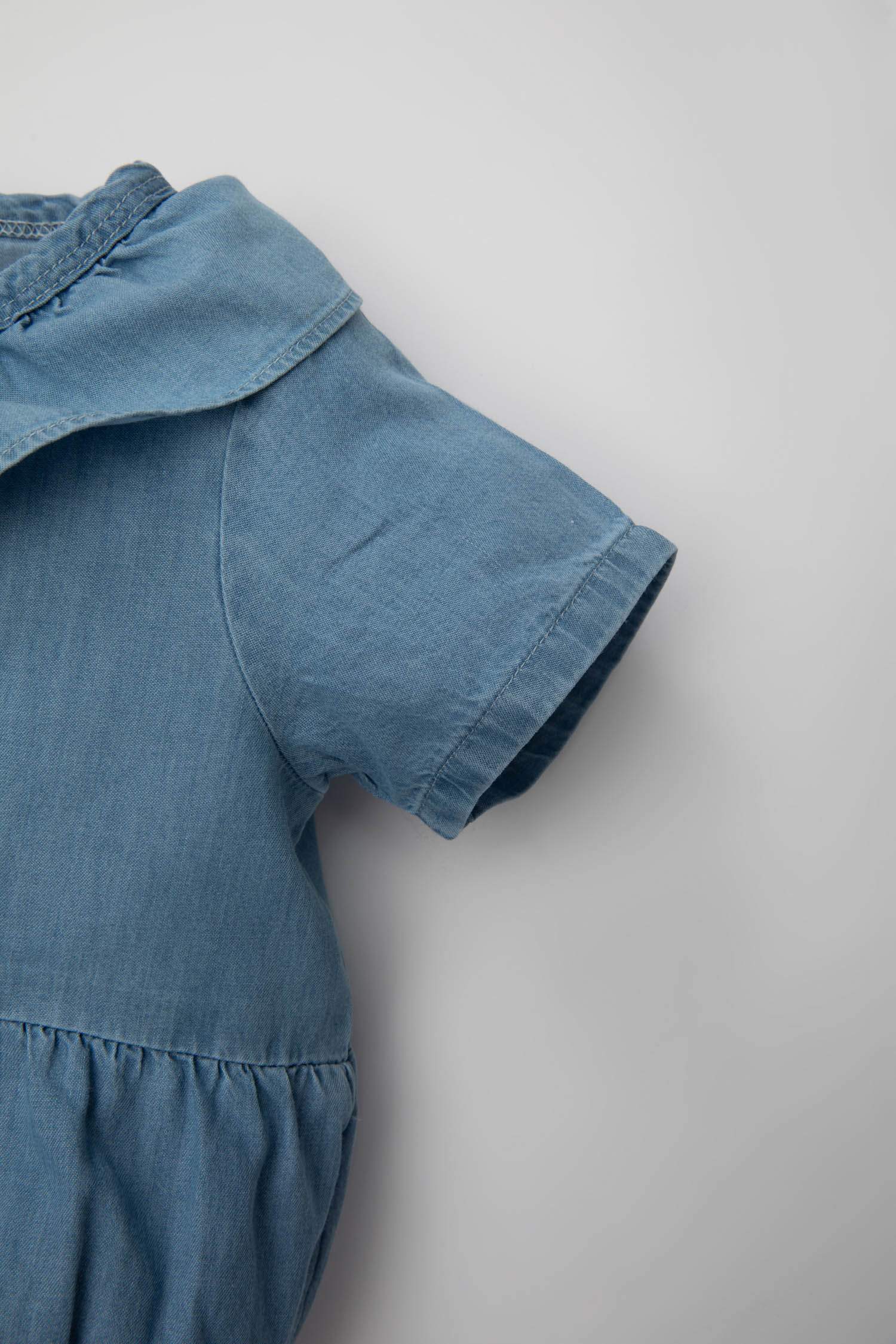 طقم بيبي بناتي حديثي الولادة شرابات وجمبسوت جينز - قطعتين