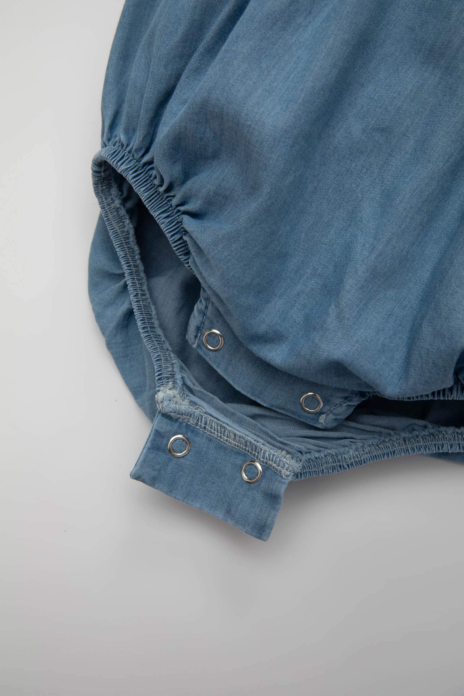 طقم بيبي بناتي حديثي الولادة شرابات وجمبسوت جينز - قطعتين