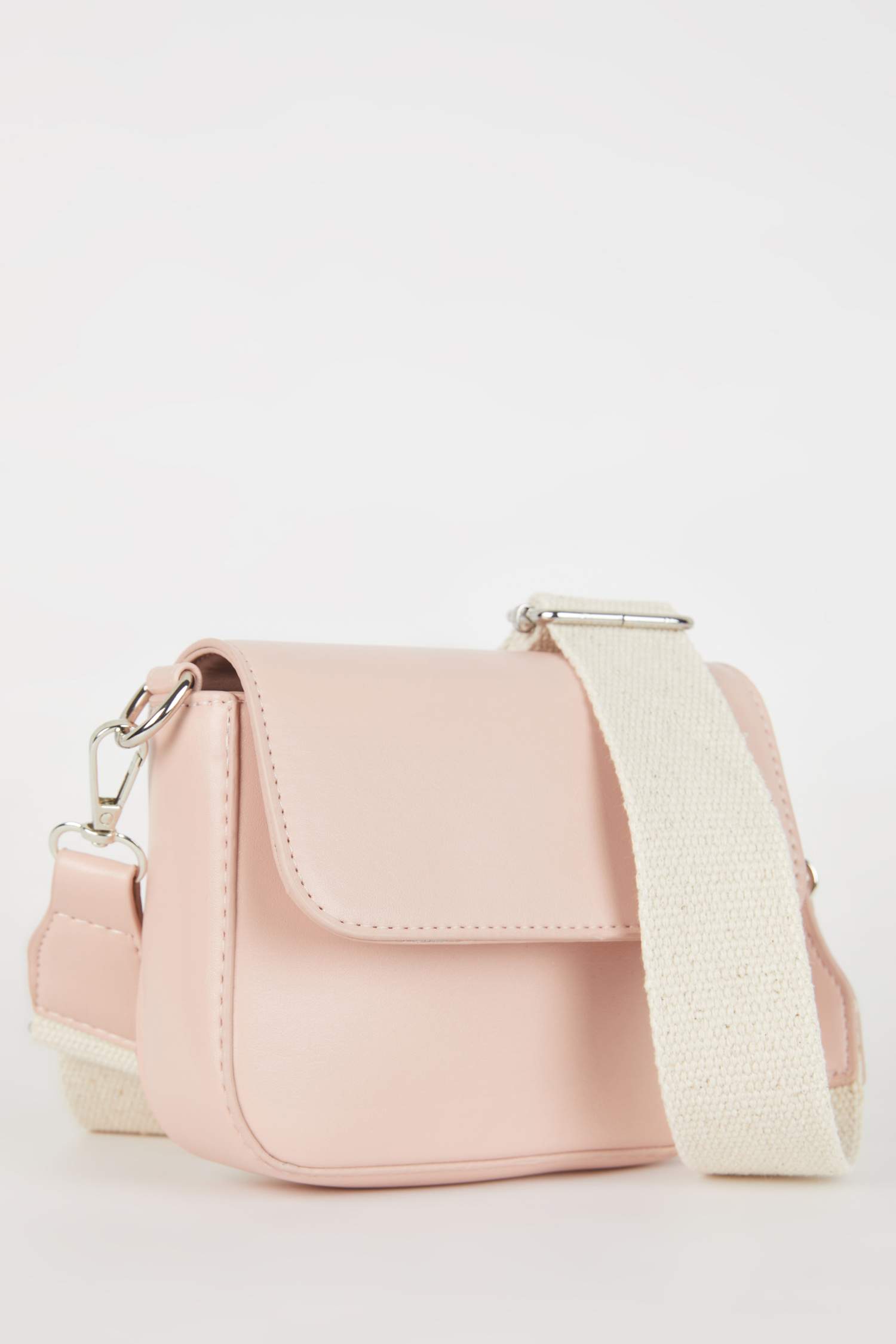 شنطة كروس بناتي