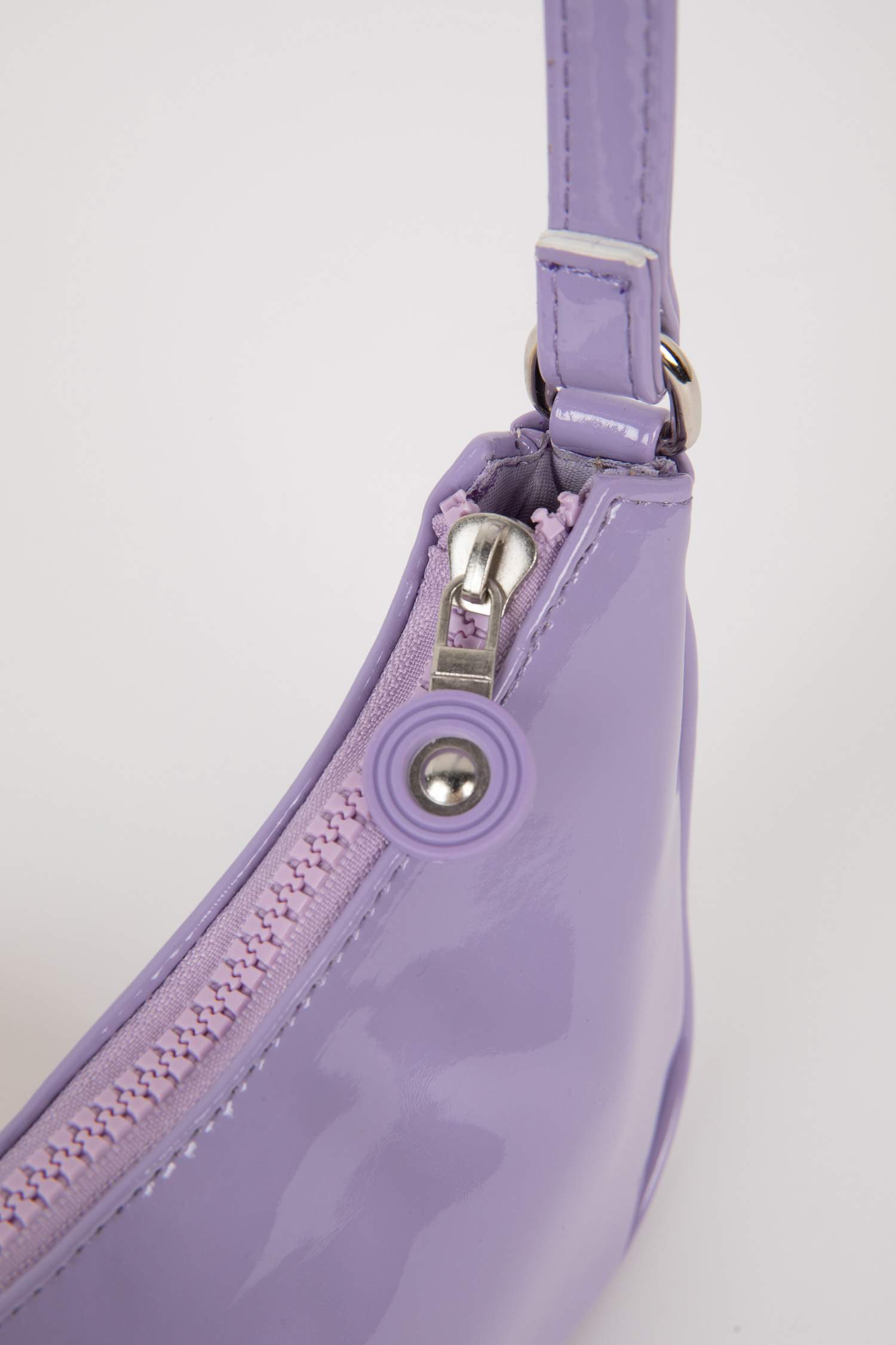 Woman Shiny Faux Leather Handbag