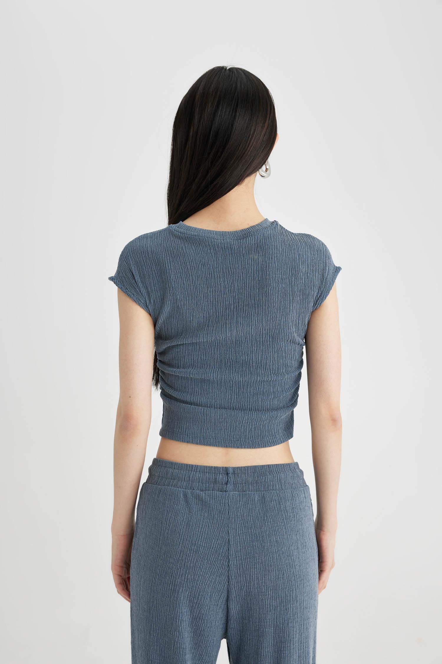 تيشيرت نص ردن سليم فيت وياخة عالية