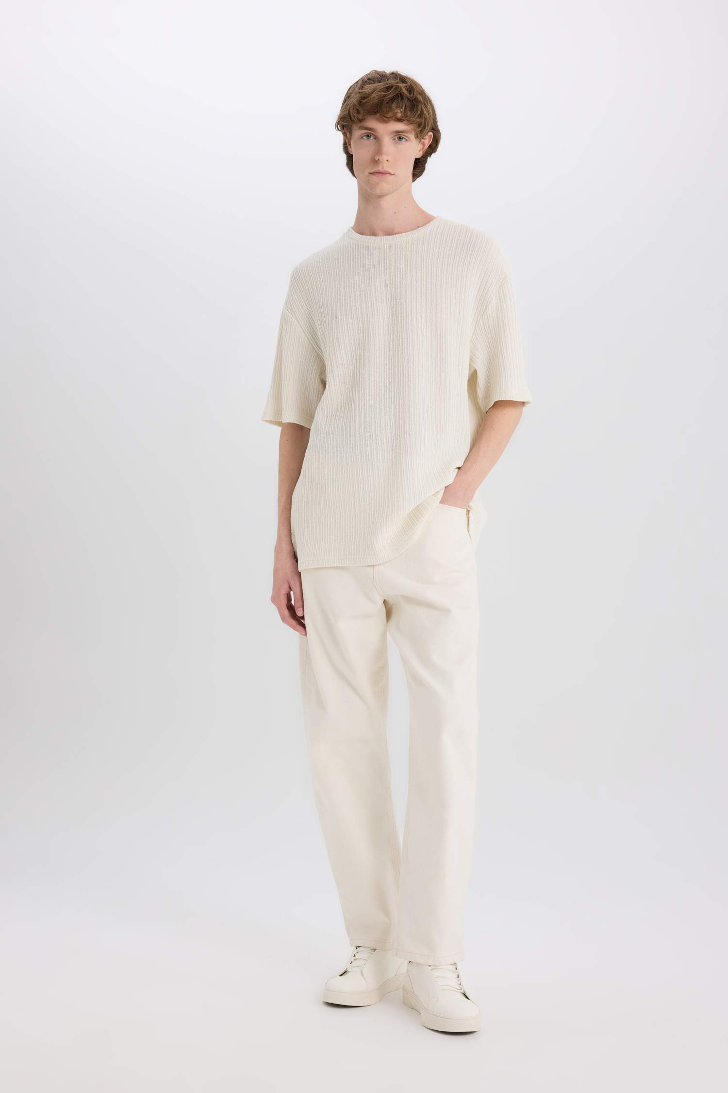 Boxy Fit Bisiklet Yaka Kısa Kollu Tişört