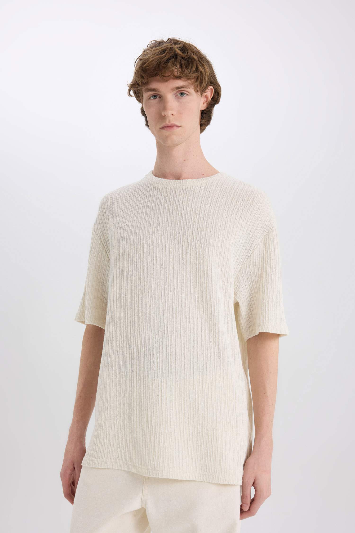 Boxy Fit Bisiklet Yaka Kısa Kollu Tişört