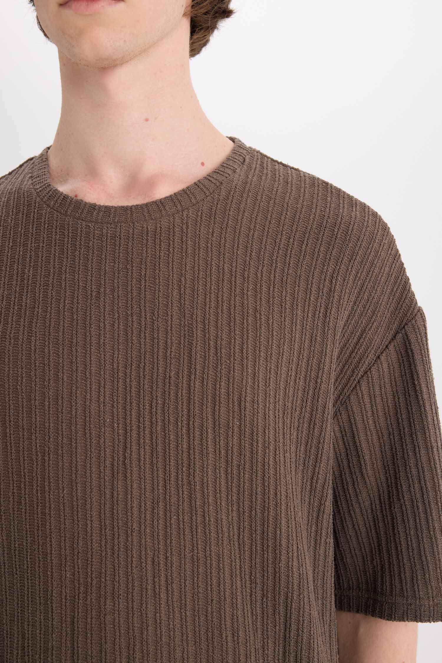 Boxy Fit Crew Neck Short Sleeve T-Shirt