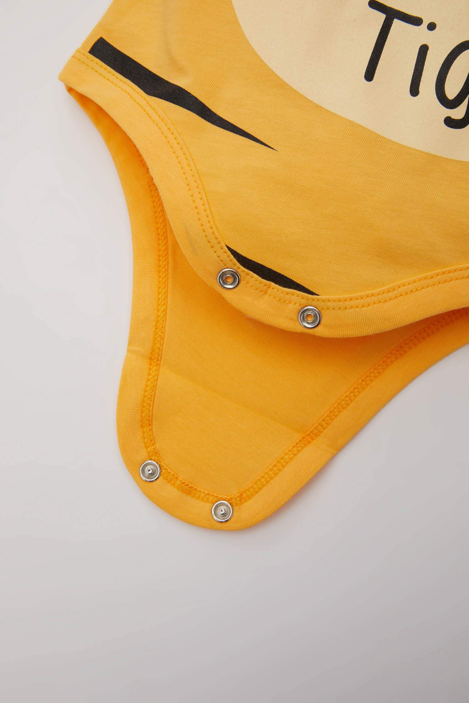 اوفر ولادي حديثي الولادة قصة عادية من ويني ذا بوه - قطعتين