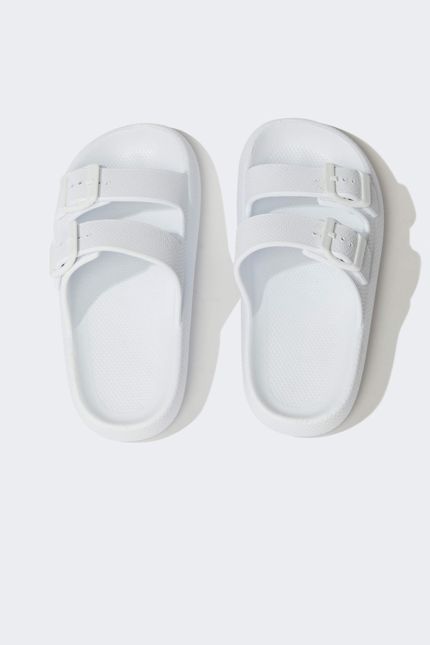 شبشب بناتي إيفا بكعب مسنن سليب أون