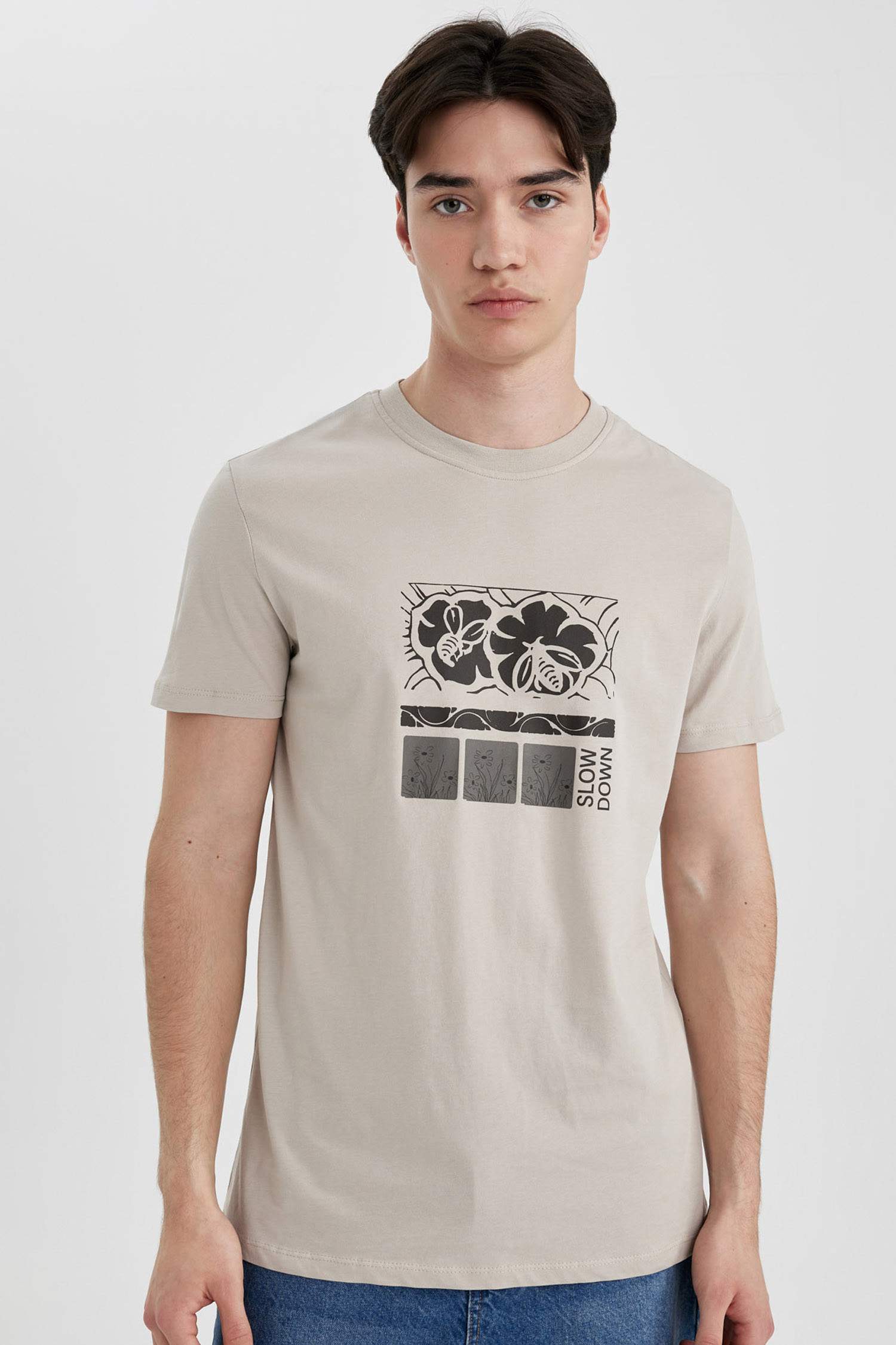 Slim Fit Crew Neck Printed Short Sleeve T-Shirt