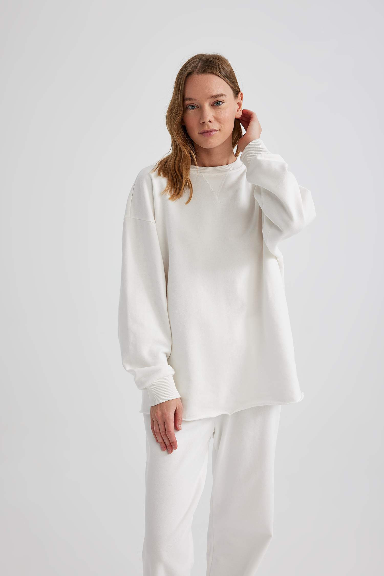 Oversize Fit Crew Neck Basic Sweatshirt