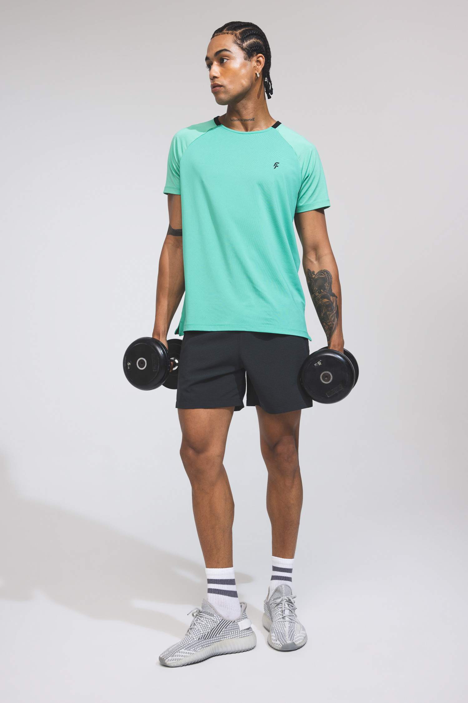 شورت رياضي سليم فيت من DeFactoFit