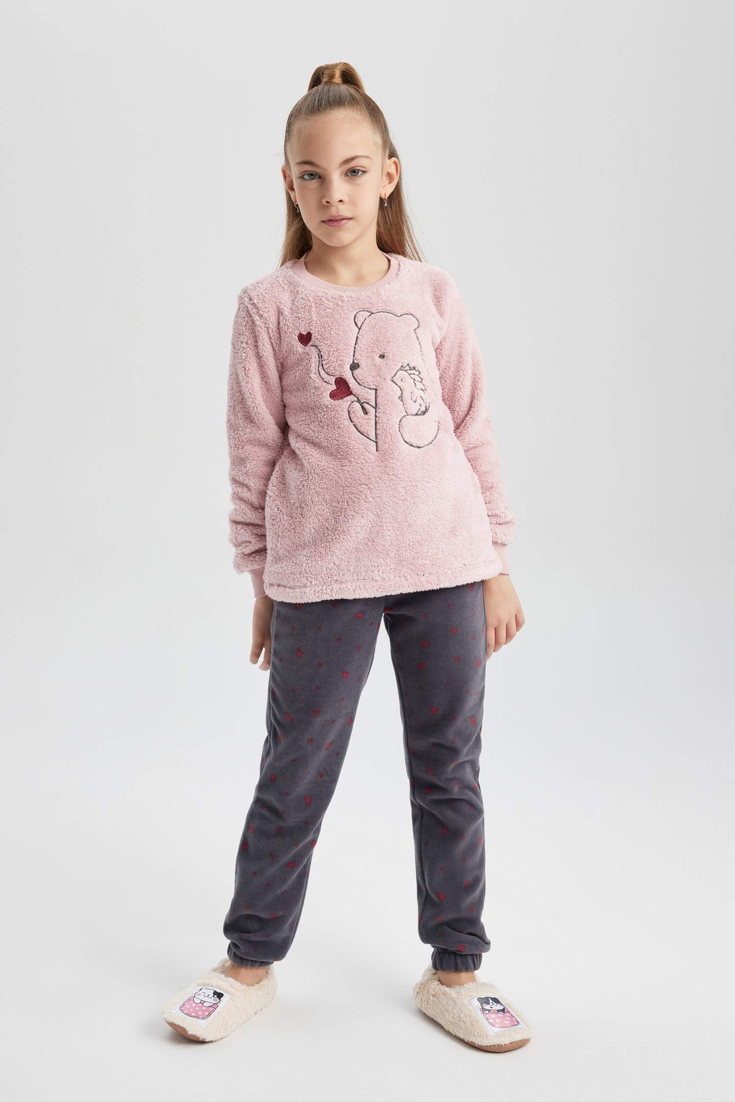 سيت بيجاما قطيفة بناتي قصة عادية - قطعتين