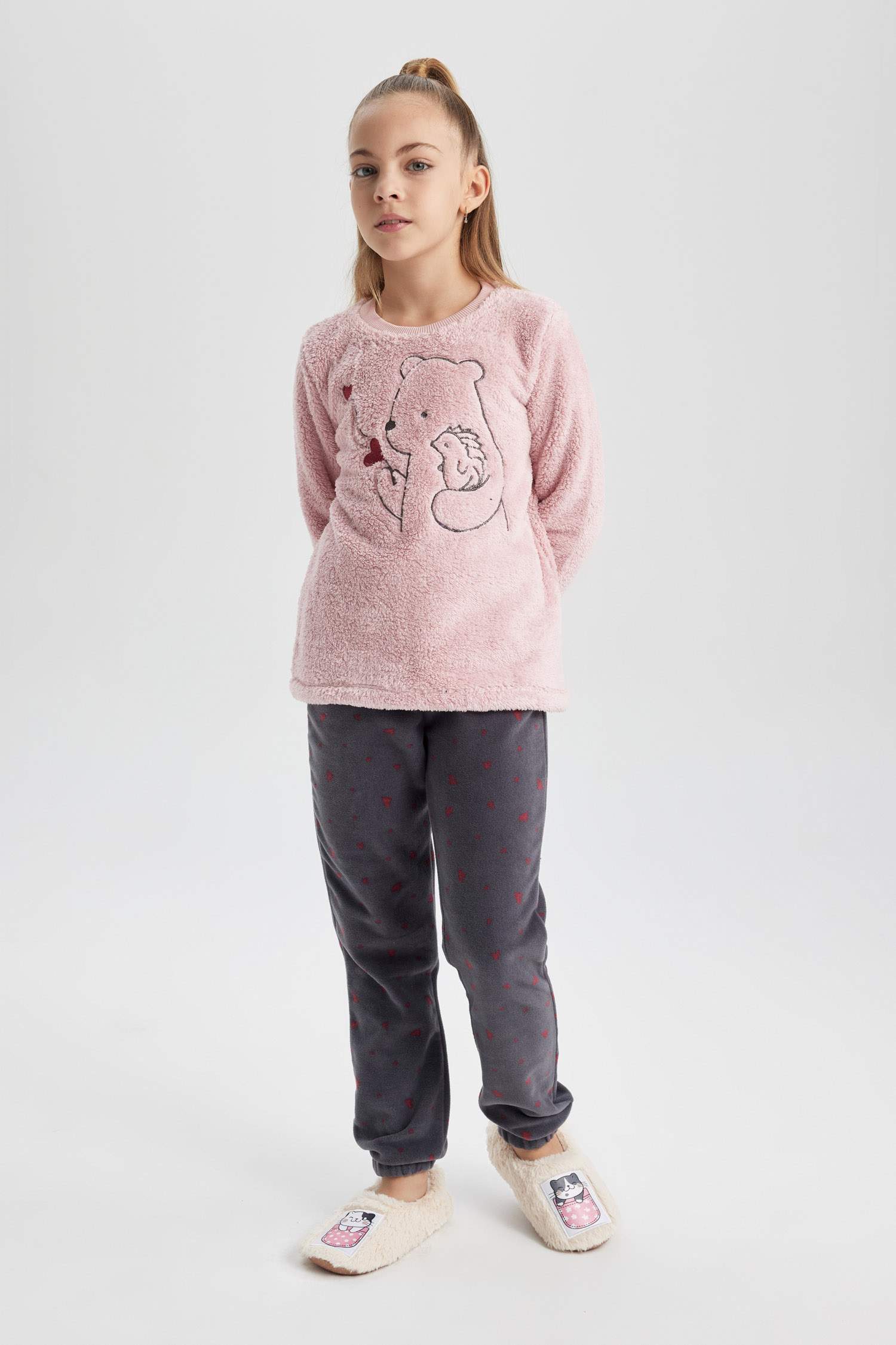 سيت بيجاما قطيفة بناتي قصة عادية - قطعتين