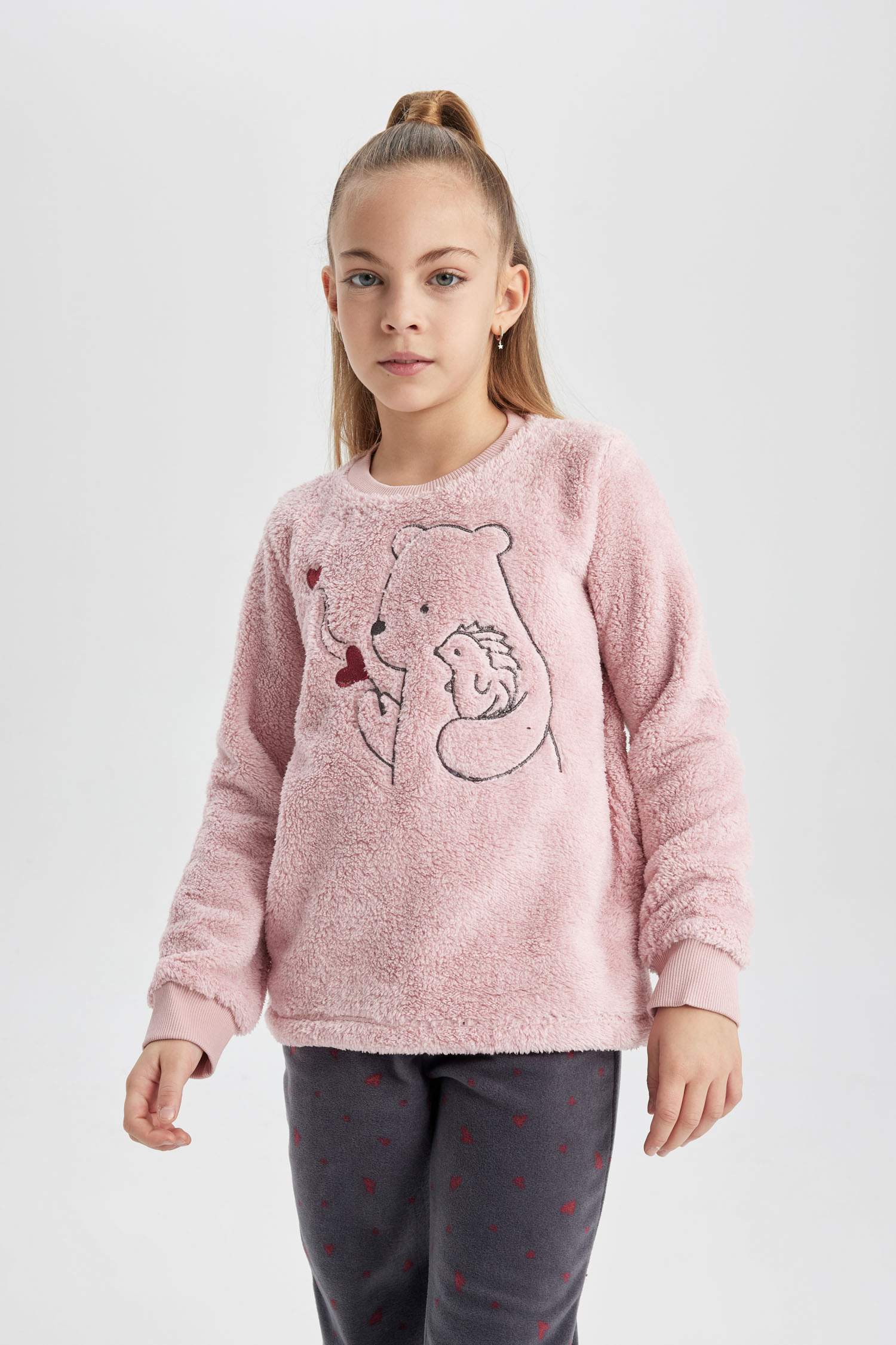 سيت بيجاما قطيفة بناتي قصة عادية - قطعتين